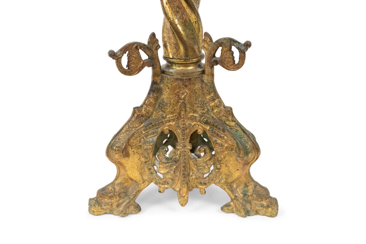 Pair of Italian Renaissance Brass Altar Candlesticks in vendita 2