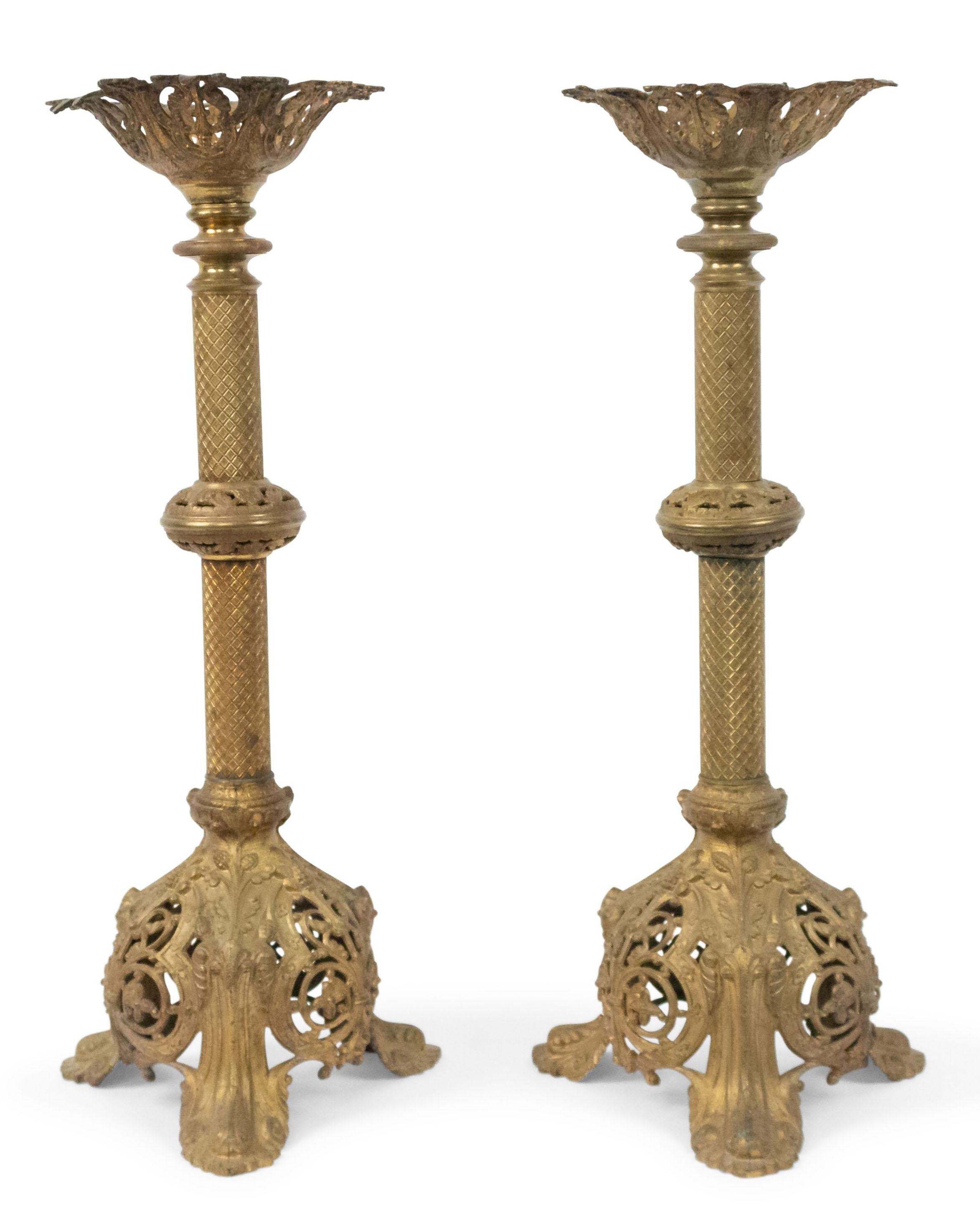 Paar italienische Renaissance-Altar-Kerzenständer aus Bronze im Angebot 2