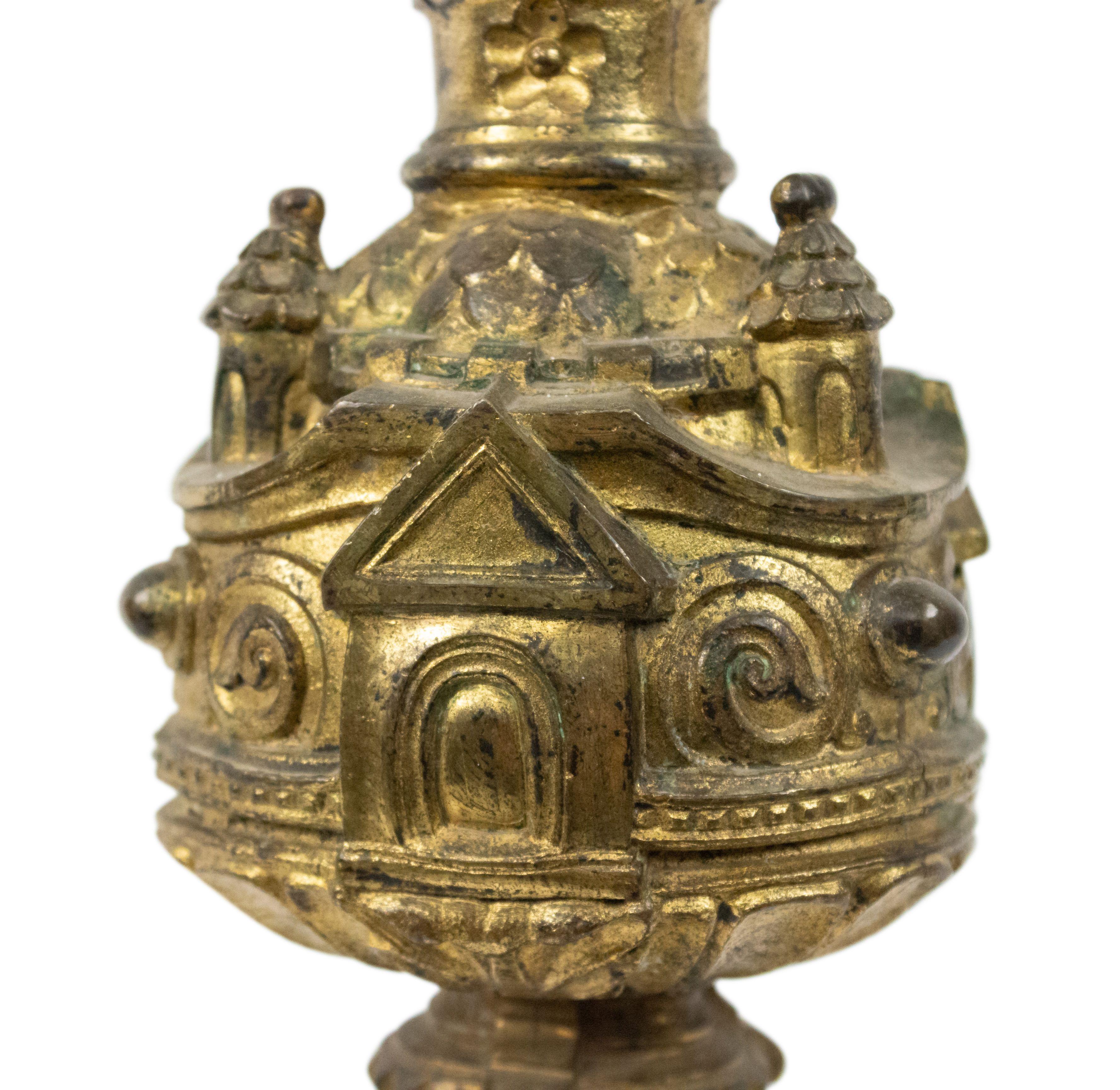 Paar italienische Renaissance-Altar-Kerzenständer aus Bronze im Angebot 2