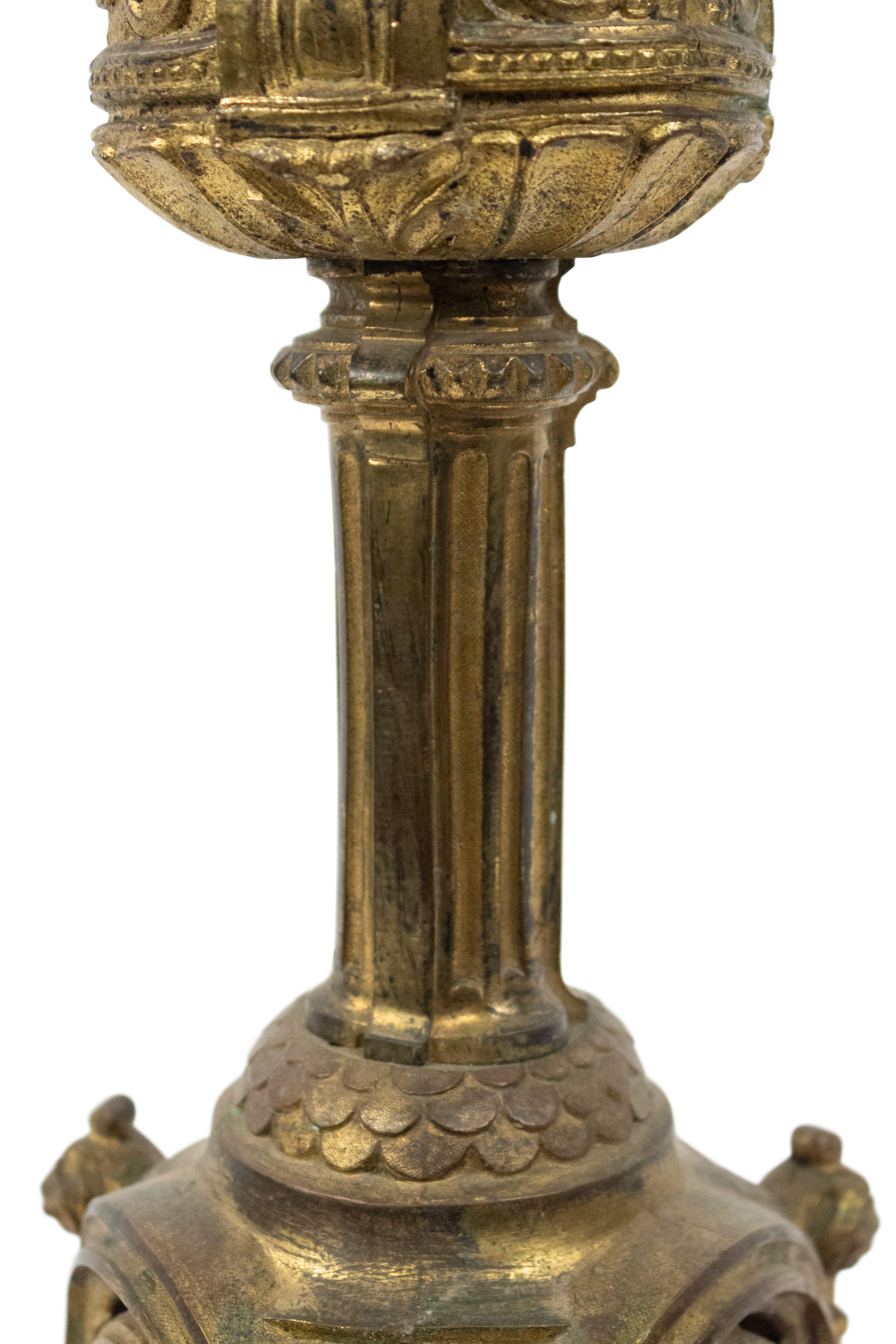 Paar italienische Renaissance-Altar-Kerzenständer aus Bronze im Angebot 3