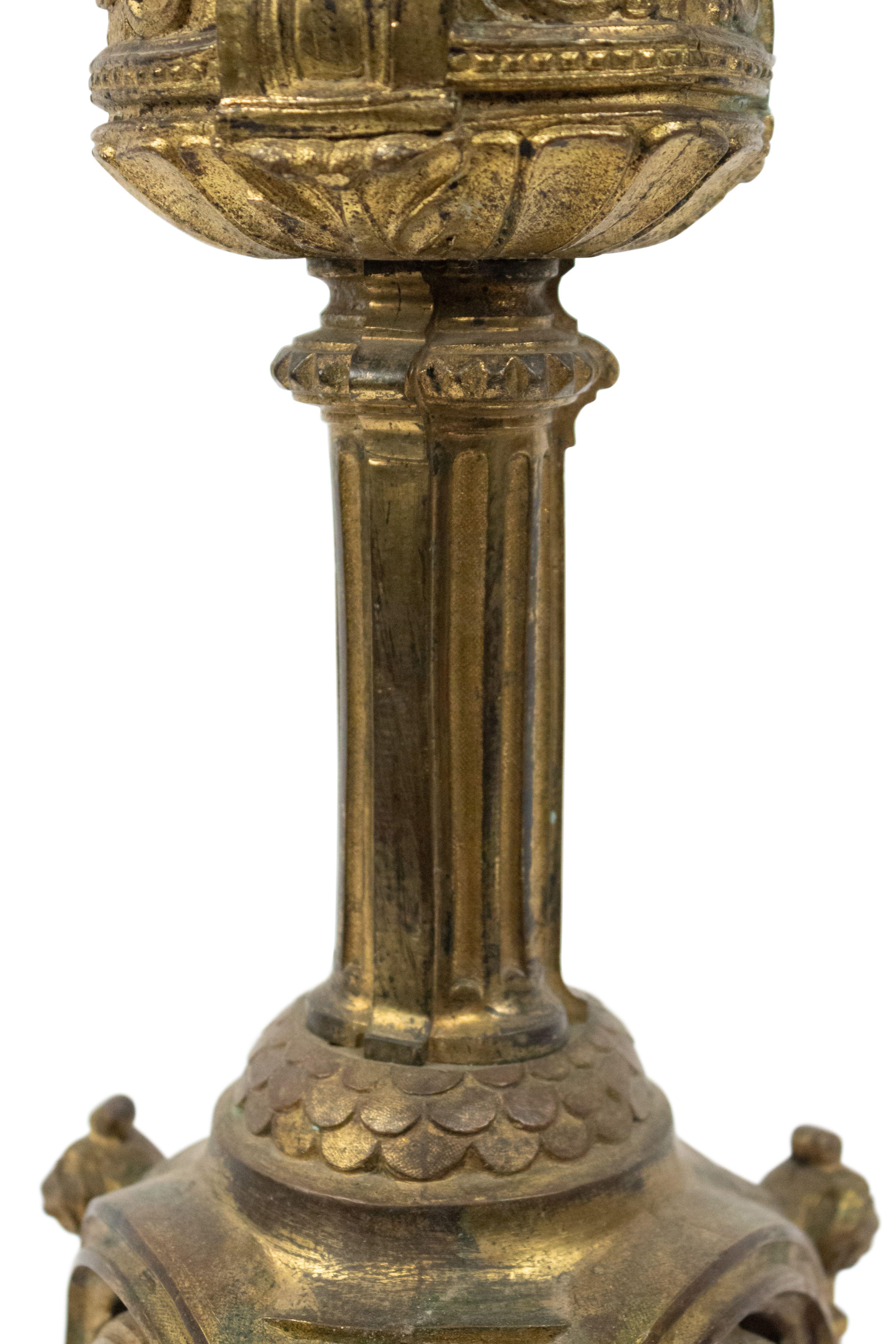Paire de chandeliers d'autel italiens en bronze de la Renaissance en vente 2