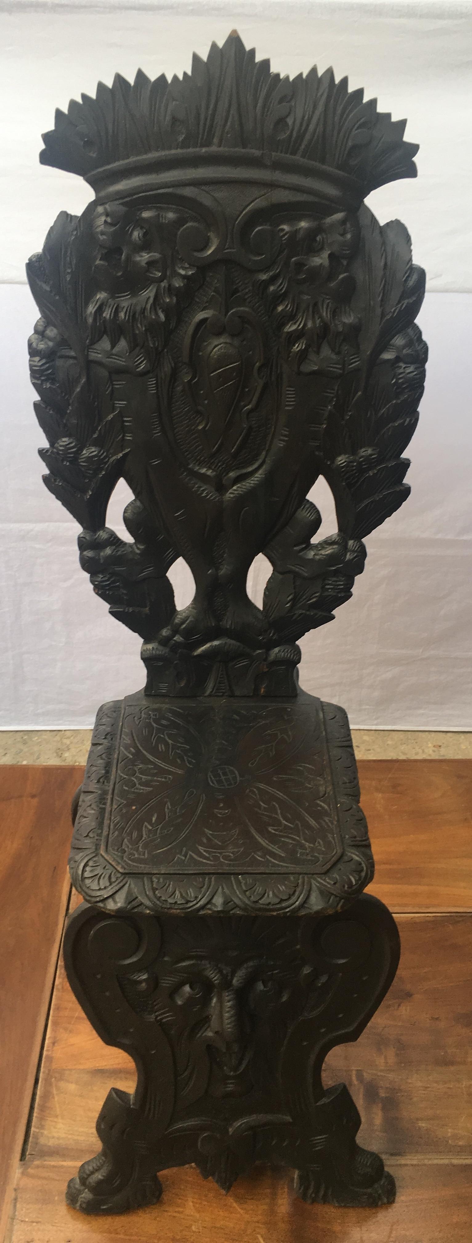 Sculpté à la main Paire de chaises Sgabello italiennes de style néo-renaissance, vers 1870