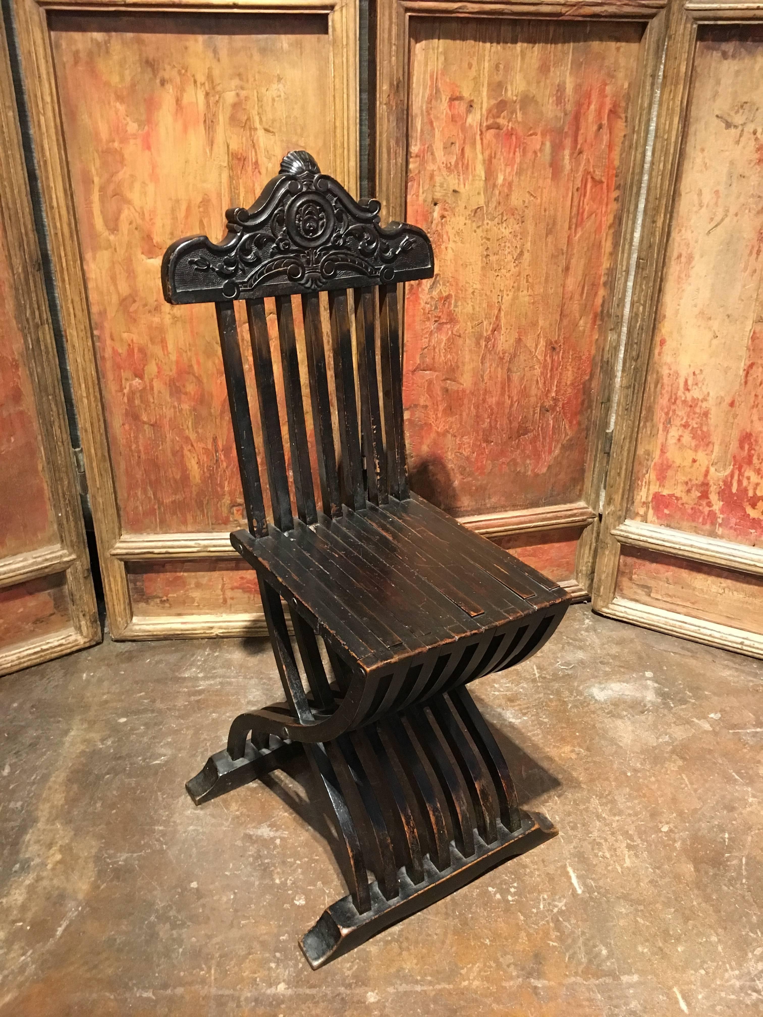 Paire de chaises d'appoint italiennes de style néo-renaissance, XIXe siècle en vente 1