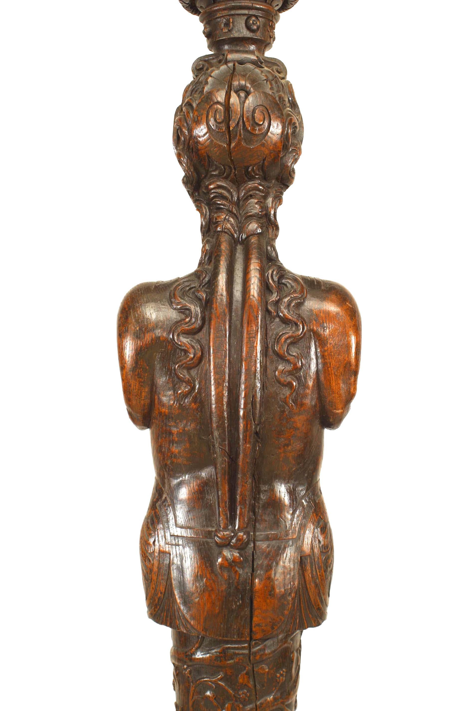 Pair of Italian Renaissance Oak Pedestal Figures For Sale 3