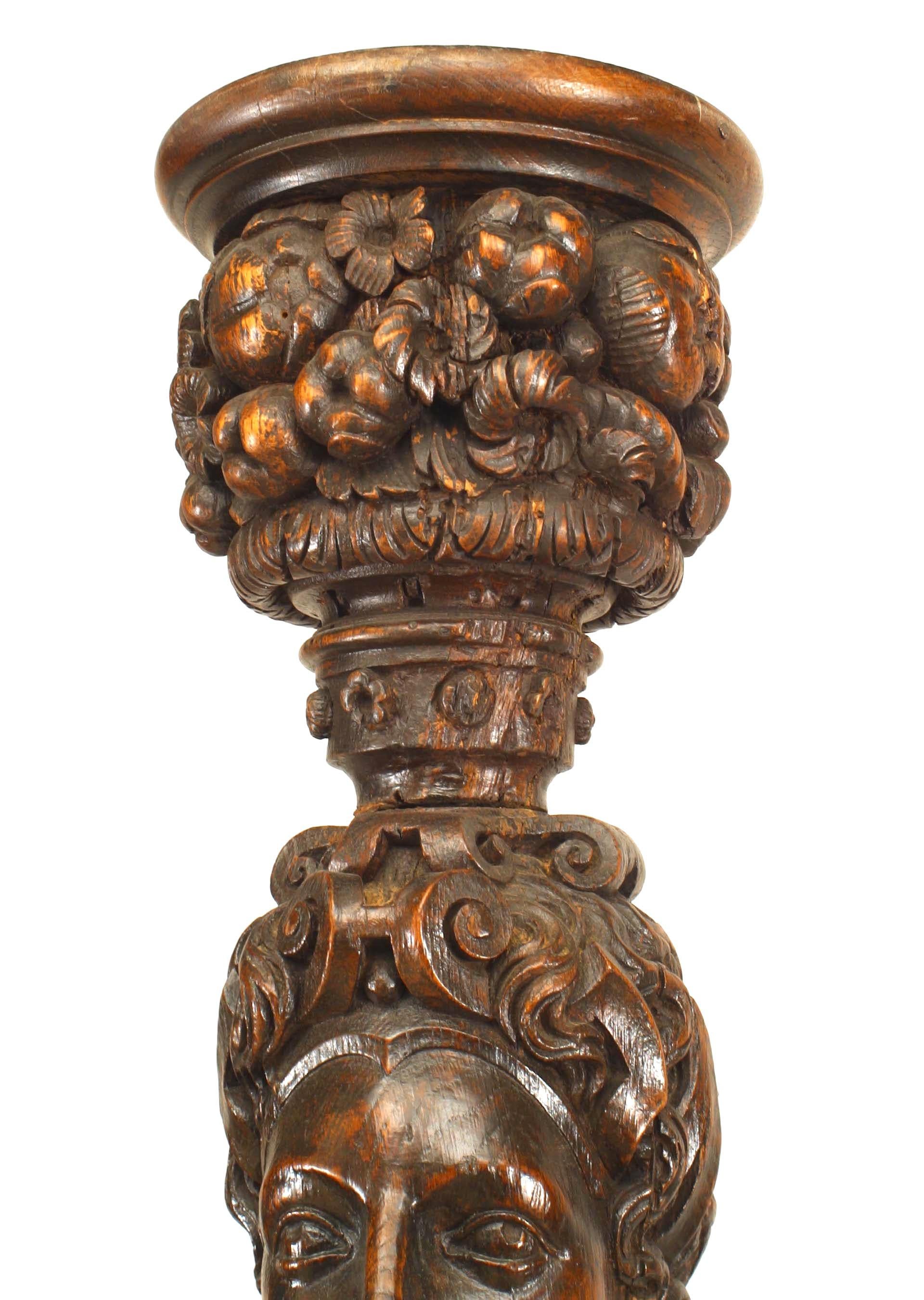 Pair of Italian Renaissance Oak Pedestal Figures For Sale 4