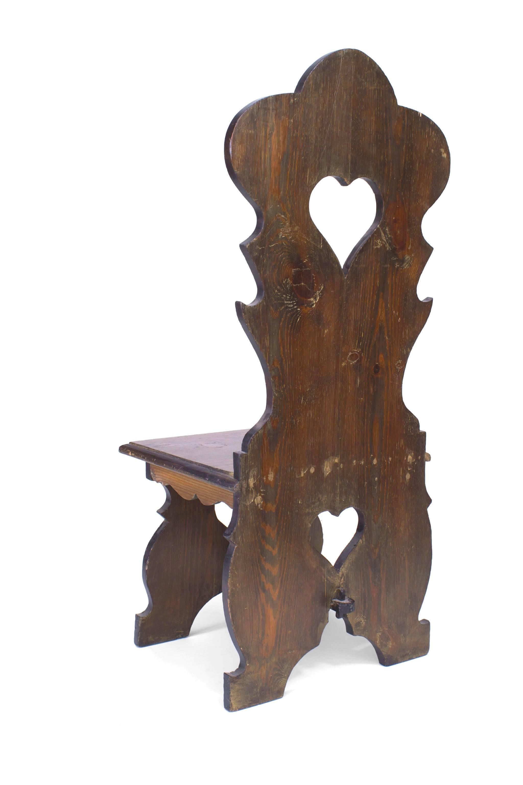 Pin Paire de chaises d'appoint Sgabello en pin de la Renaissance italienne en vente