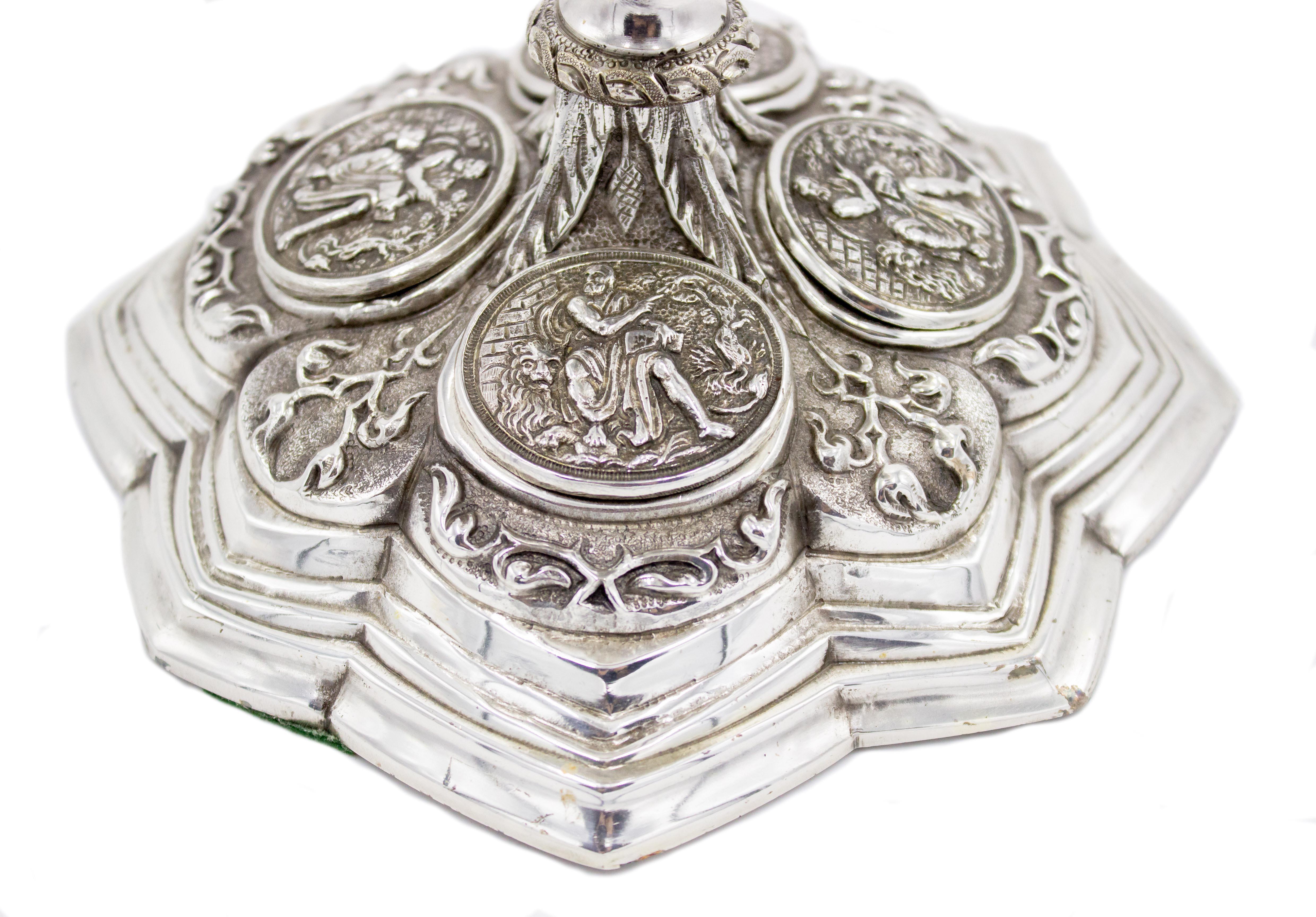 Pair of Italian Renaissance Style Silver Plate Chalices In Good Condition For Sale In New York, NY