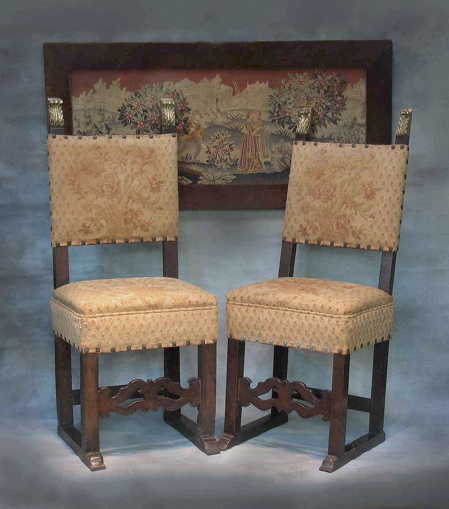 Paire de chaises d'appoint en noyer de style Renaissance italienne 19e siècle Bon état - En vente à Ottawa, Ontario