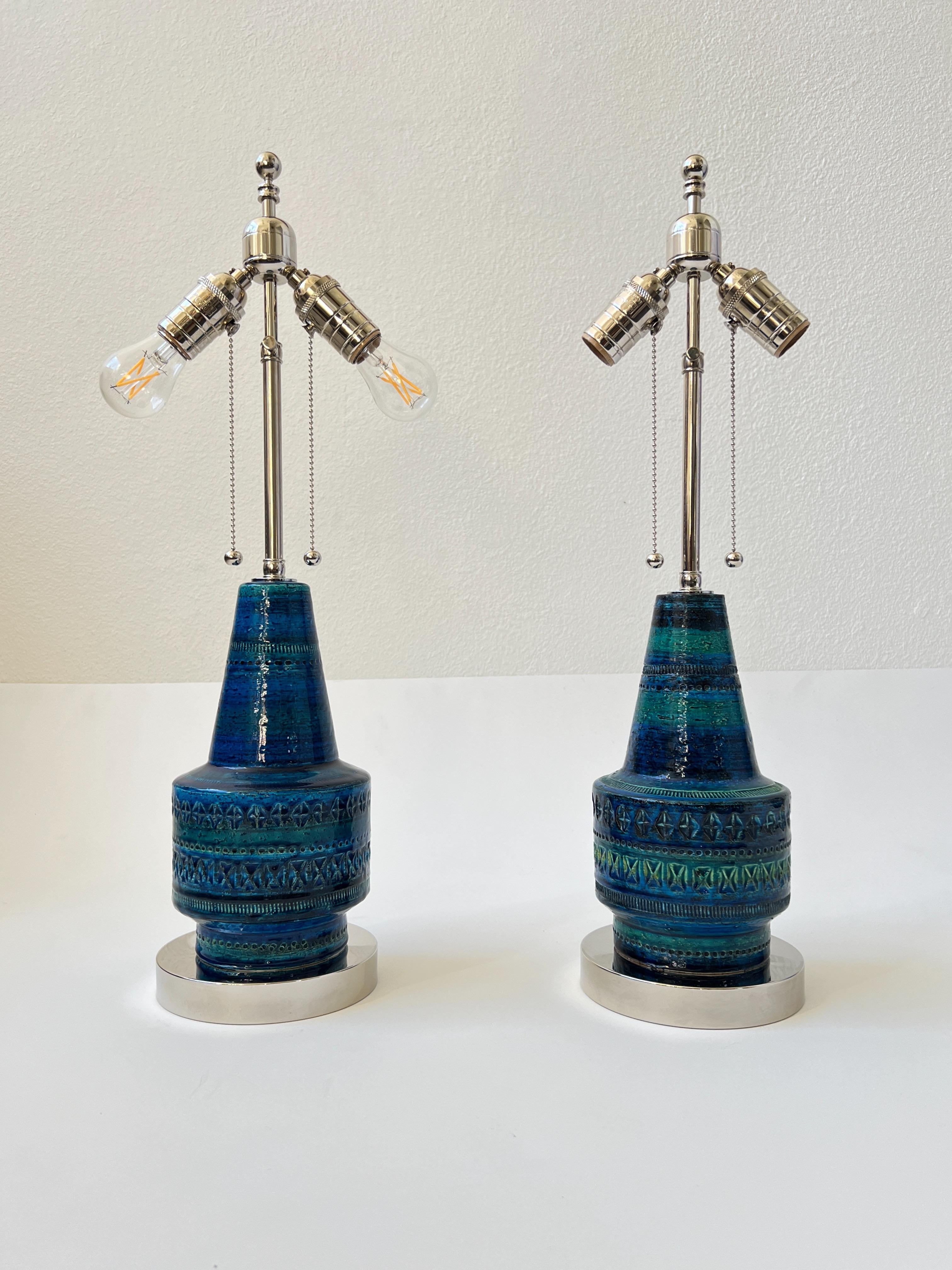 Pair of Italian Rimini Blue Ceramic and Chrome Table Lamps by Bitossi In Excellent Condition For Sale In Palm Springs, CA