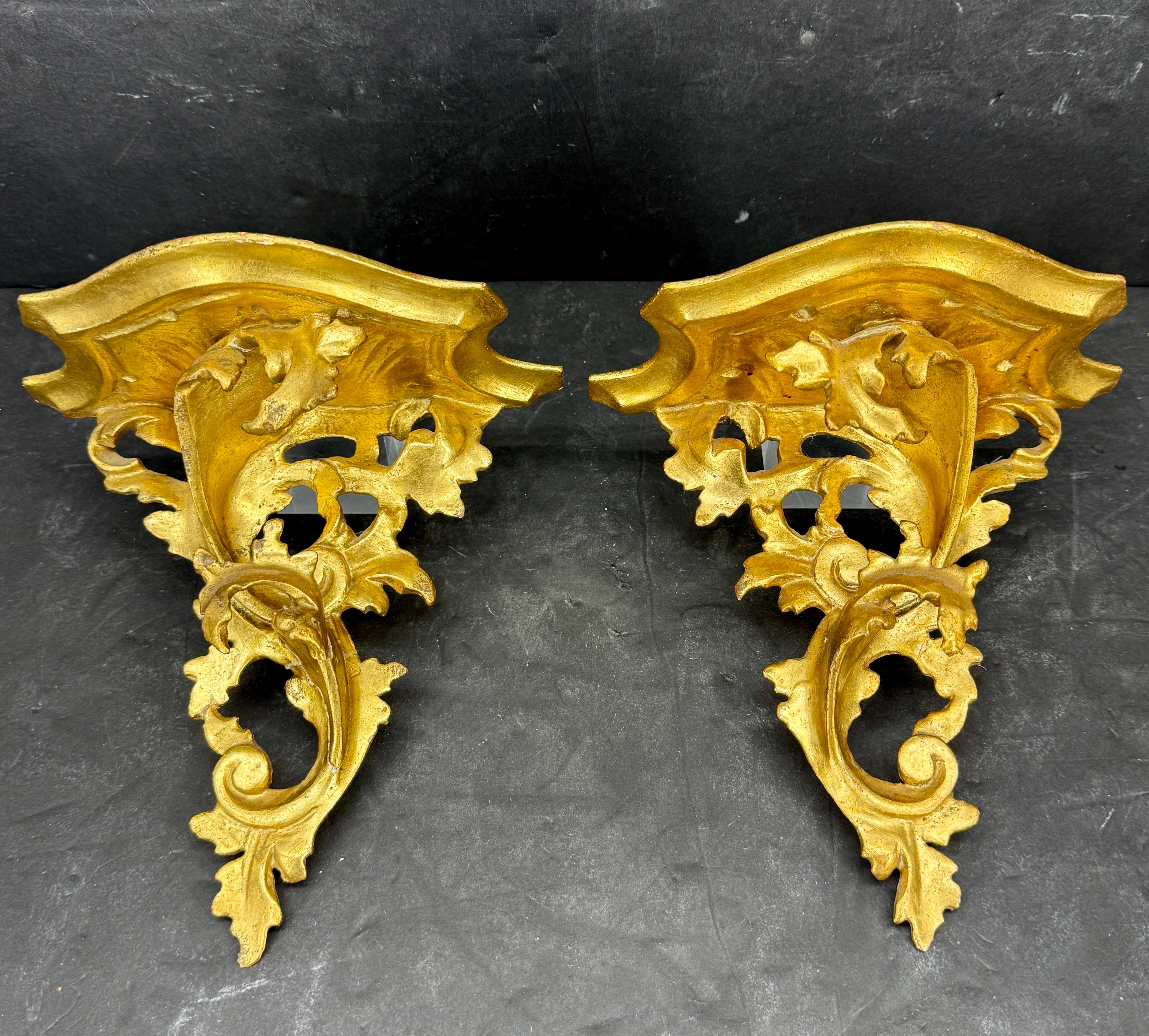 Pair of Italian Rococo Architectural Gilt Wall Shelves Brackets For Sale 5