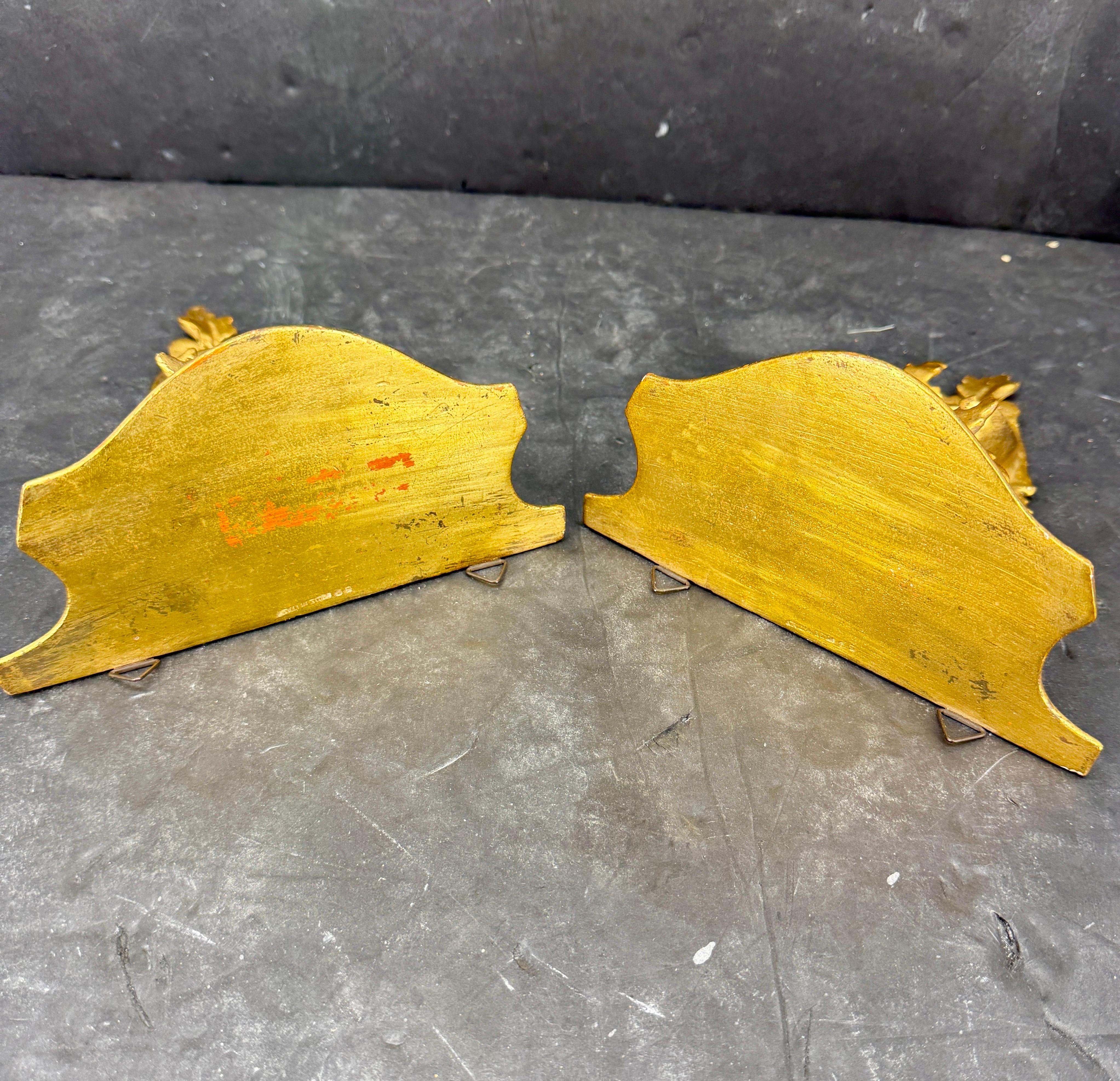 Pair of Italian Rococo Architectural Gilt Wall Shelves Brackets For Sale 1