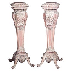 Pareja de pedestales italianos rococó blanqueados