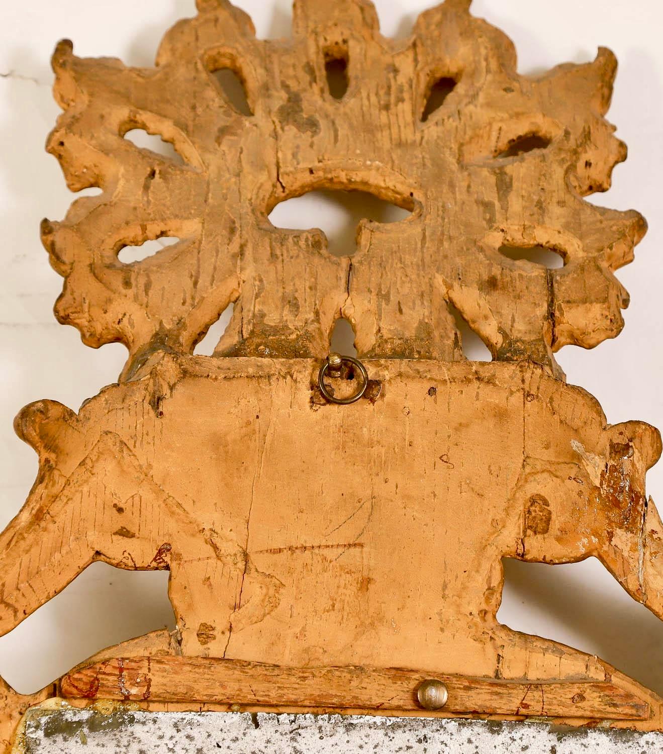 Paire de miroirs italiens rococo en bois doré sculpté en vente 3