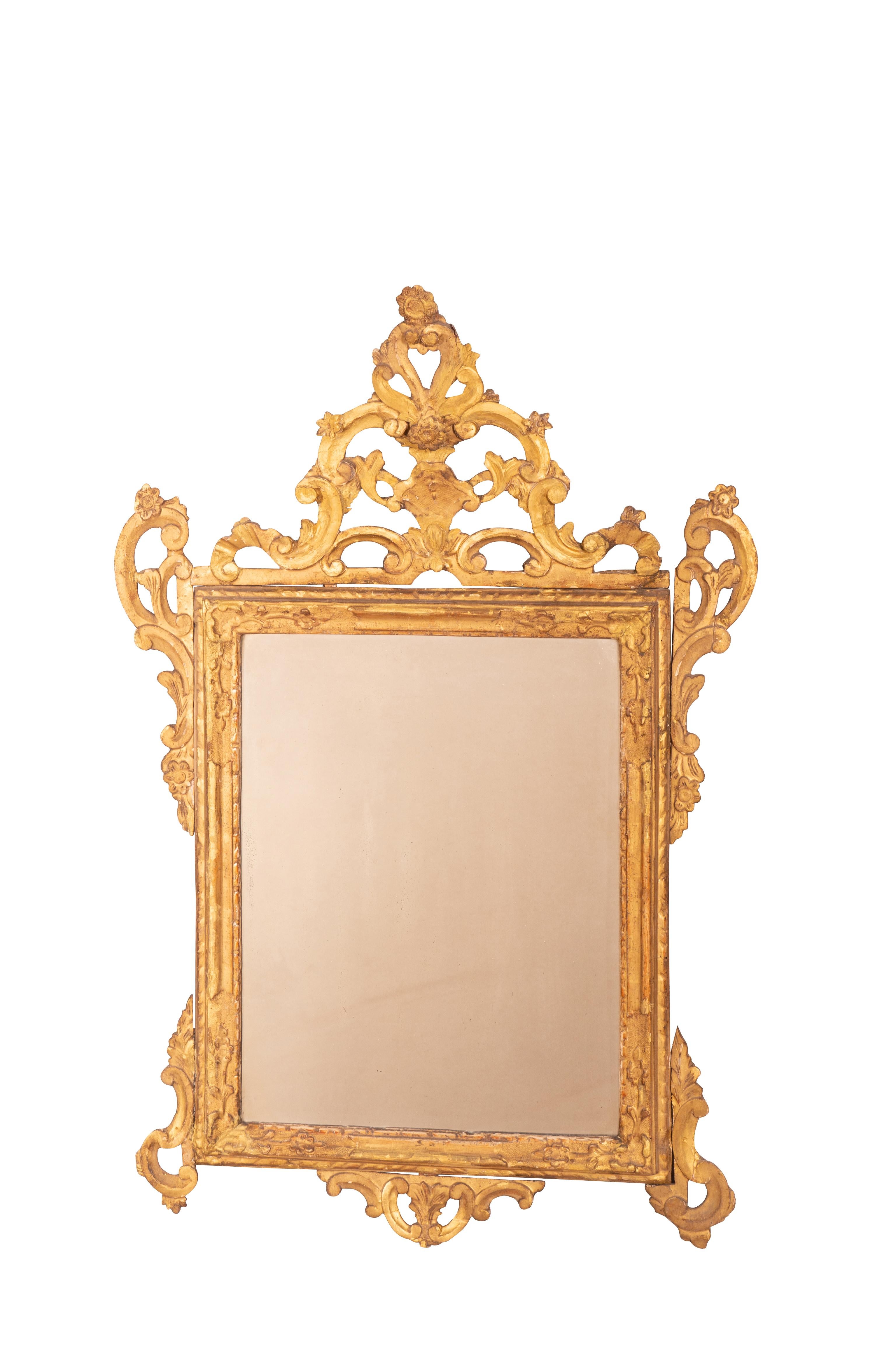 Pair of Italian Rococo Giltwood Mirrors In Good Condition For Sale In Essex, MA