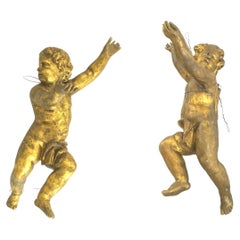 Paire de Cupidons Italiens Rococo Peints en Or