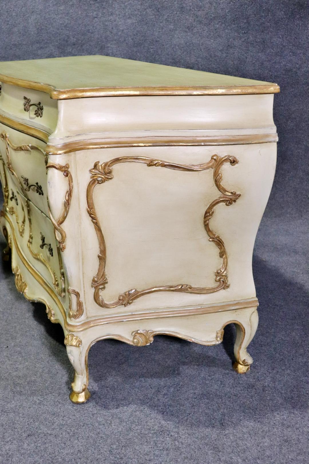 Pair of Italian Rococo Paint Decorated Creme and Giltwood Commodes  For Sale 2