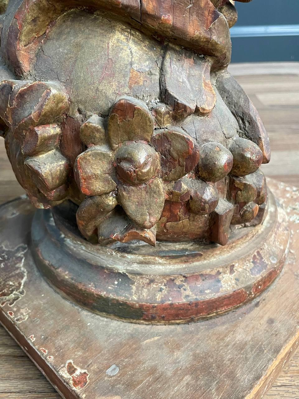 Coppia di colonne dipinte e dorate rococò italiano in vendita 3