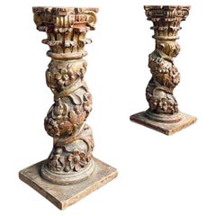 Pareja de Columnas Italianas Rococó Pintadas y Doradas a la Parcela