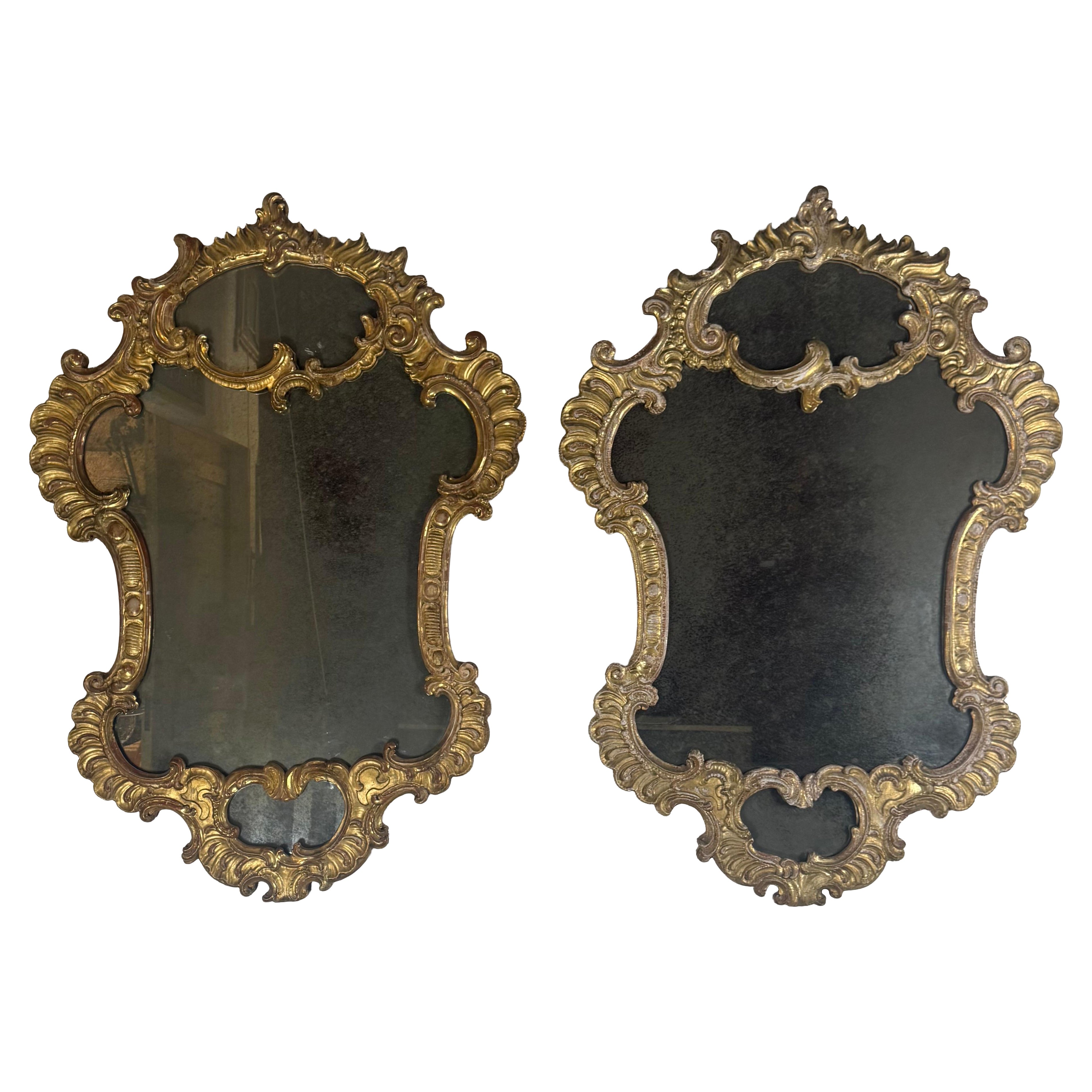 Coppia di specchi in legno dorato di epoca rococò, circa 1850-1870 in vendita