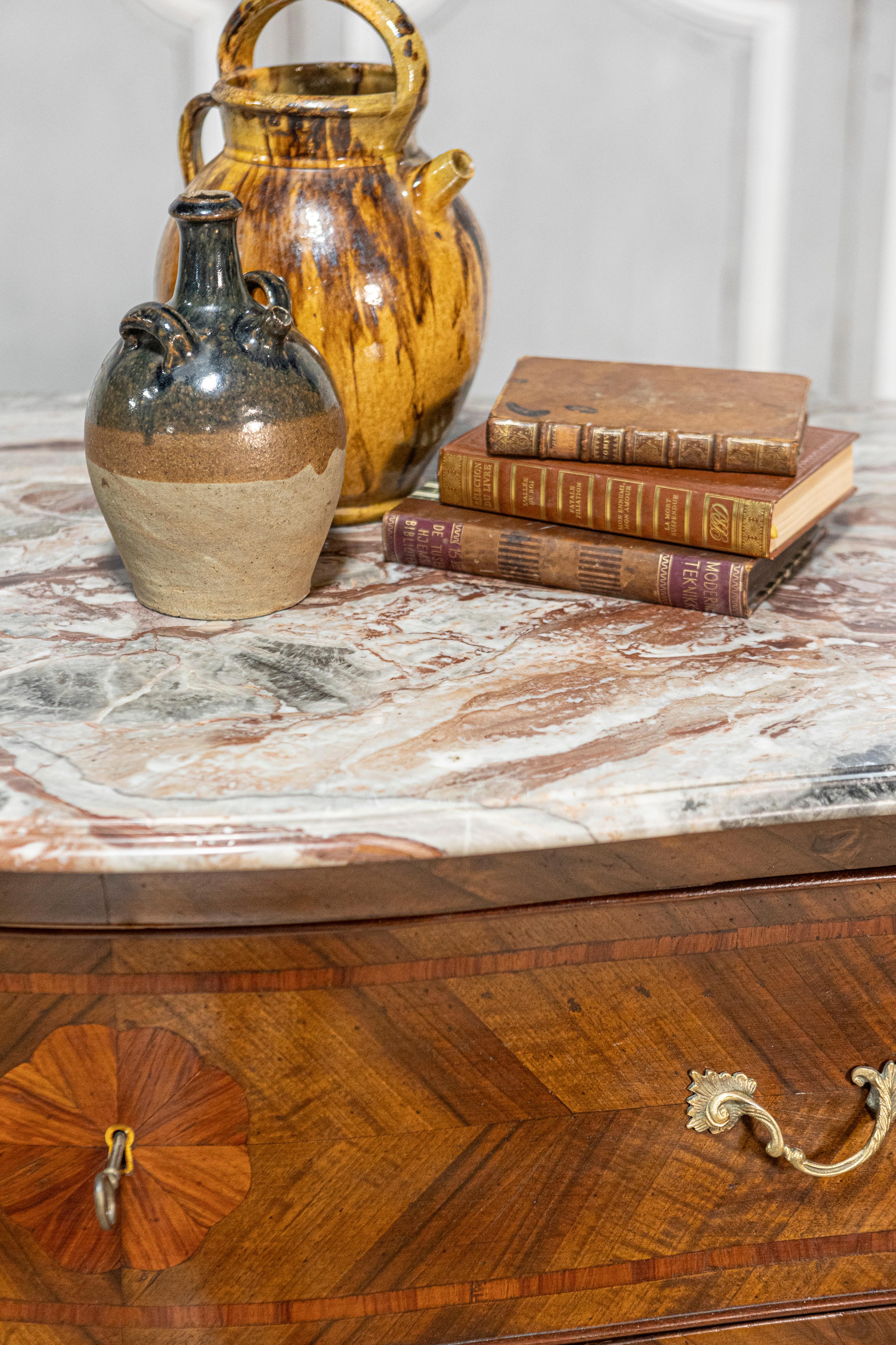 Pair of Italian Rococo Style 1900s Marble Top Bombé Commodes with Marquetry For Sale 13