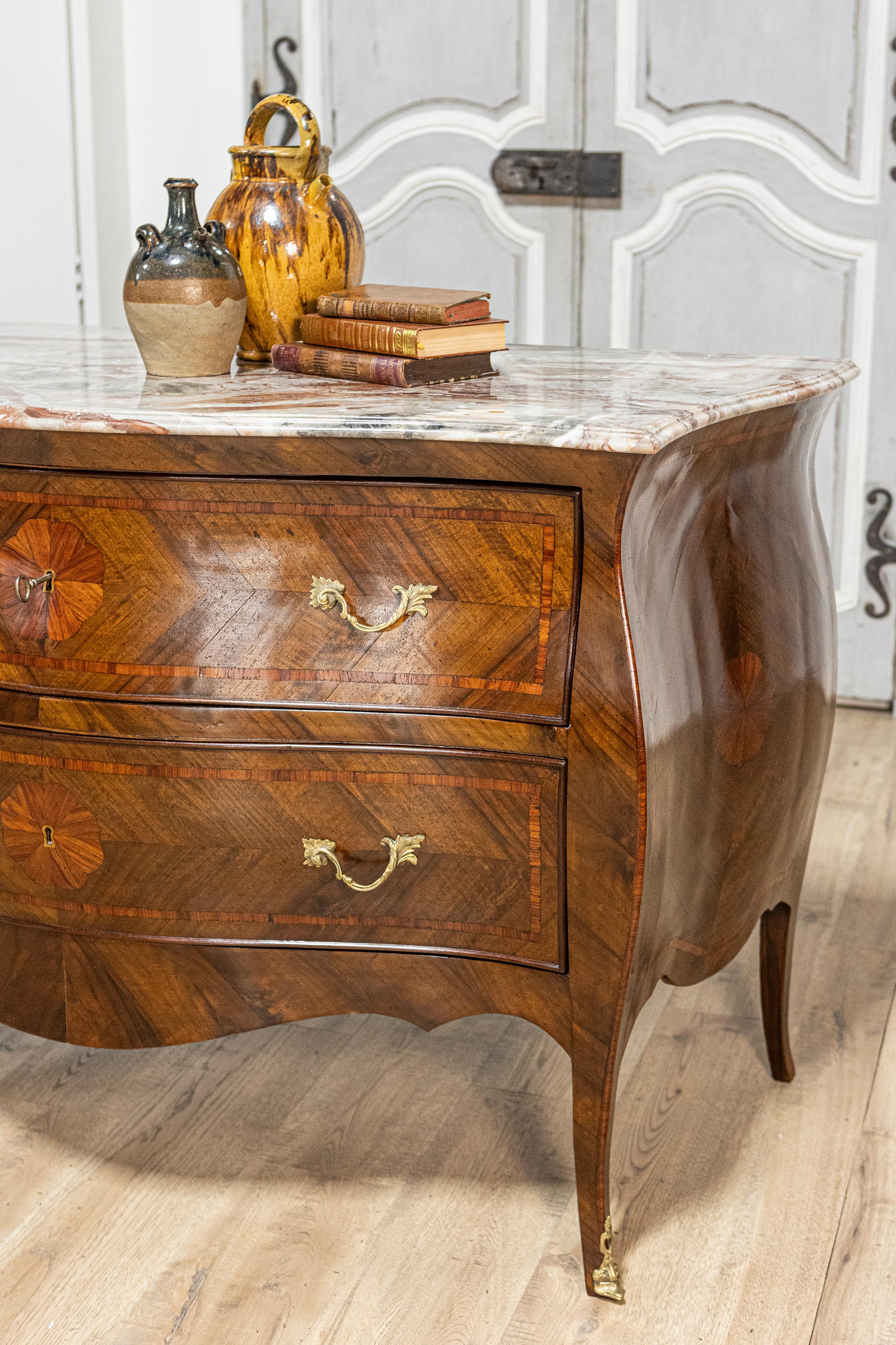 Pair of Italian Rococo Style 1900s Marble Top Bombé Commodes with Marquetry For Sale 15