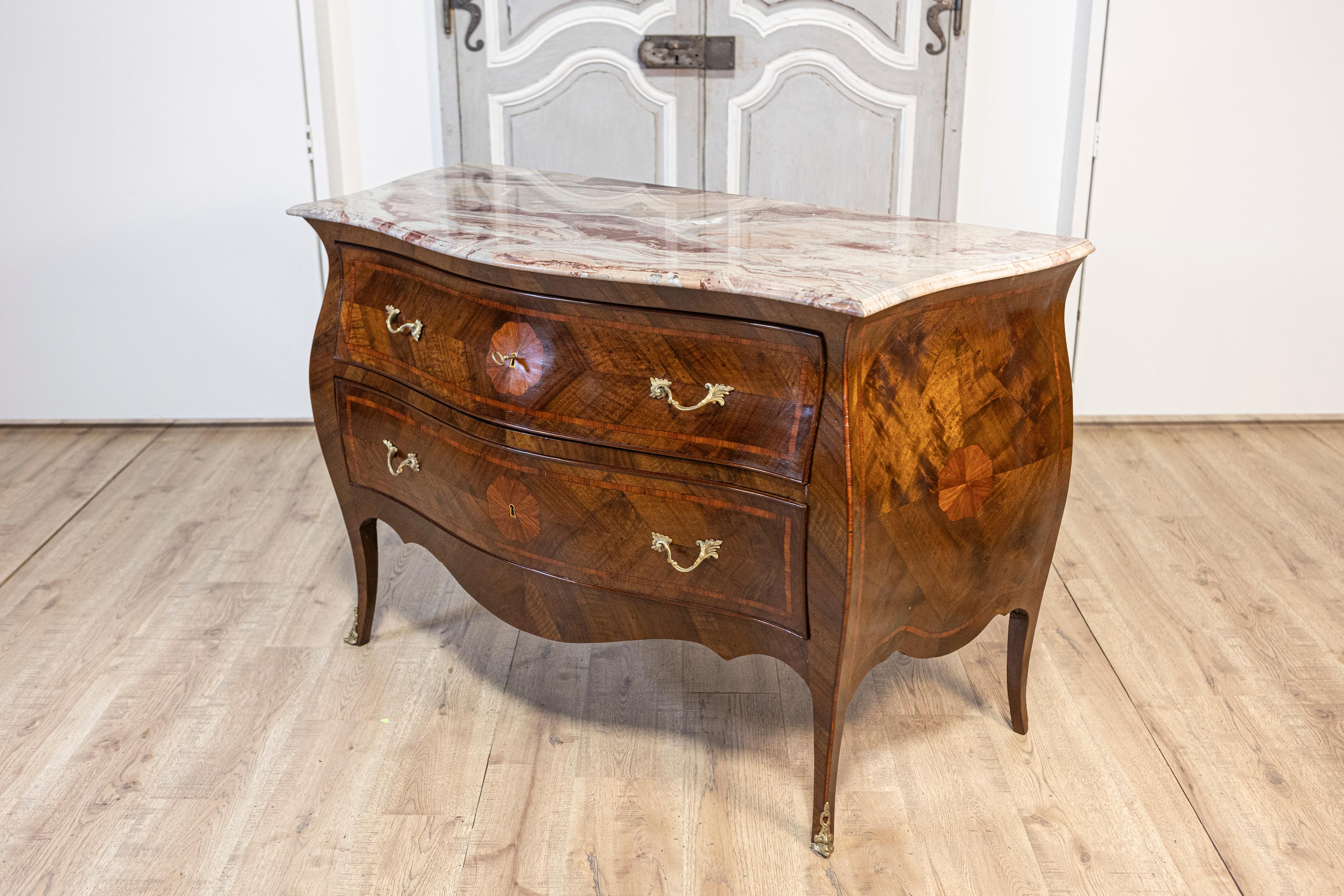 Pair of Italian Rococo Style 1900s Marble Top Bombé Commodes with Marquetry In Good Condition For Sale In Atlanta, GA