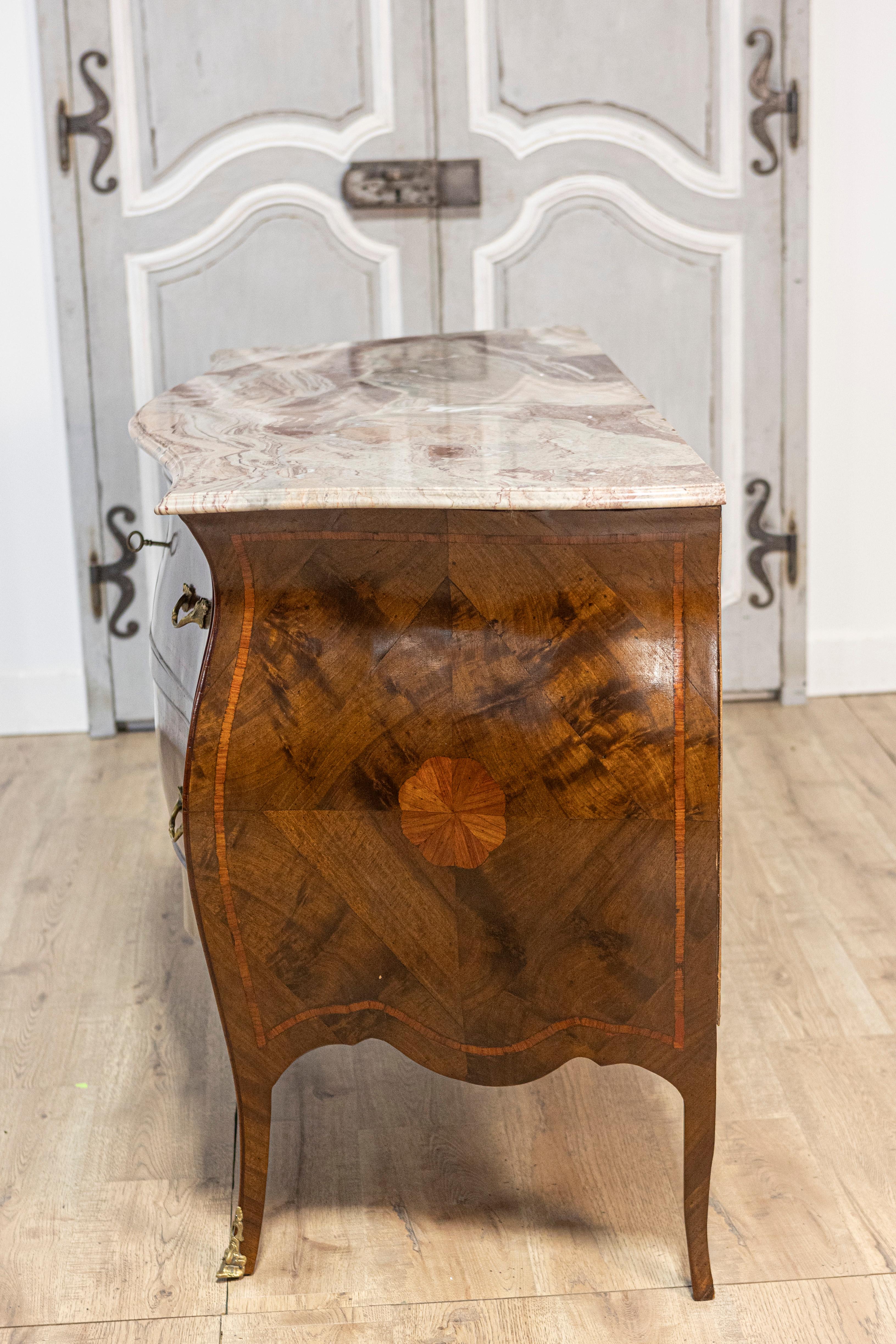 Pair of Italian Rococo Style 1900s Marble Top Bombé Commodes with Marquetry For Sale 1
