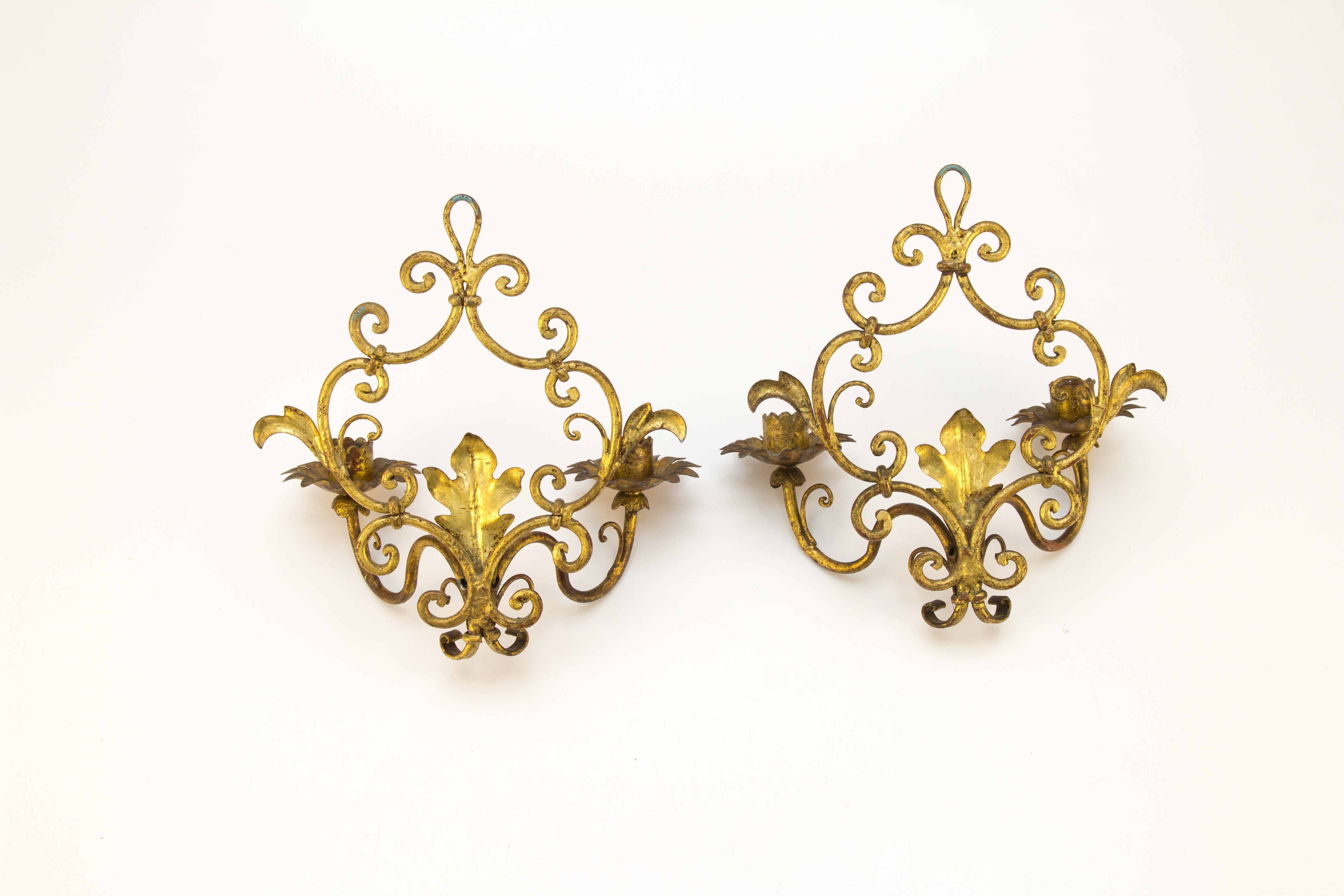 Pair of Italian Hollywood Regency Style Gilt Metal Candle Wall Sconces For Sale 6