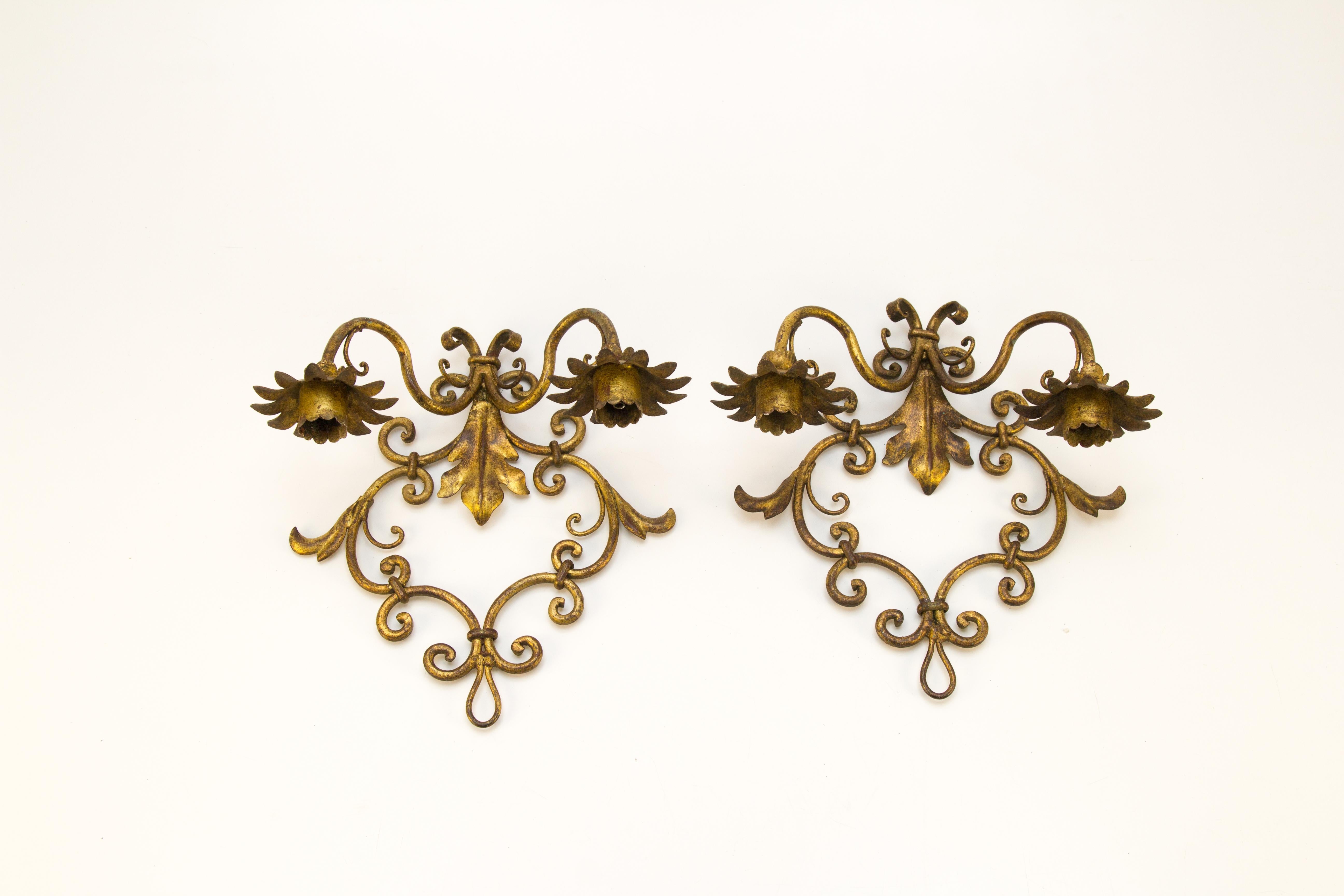 Pair of Italian Hollywood Regency Style Gilt Metal Candle Wall Sconces For Sale 2