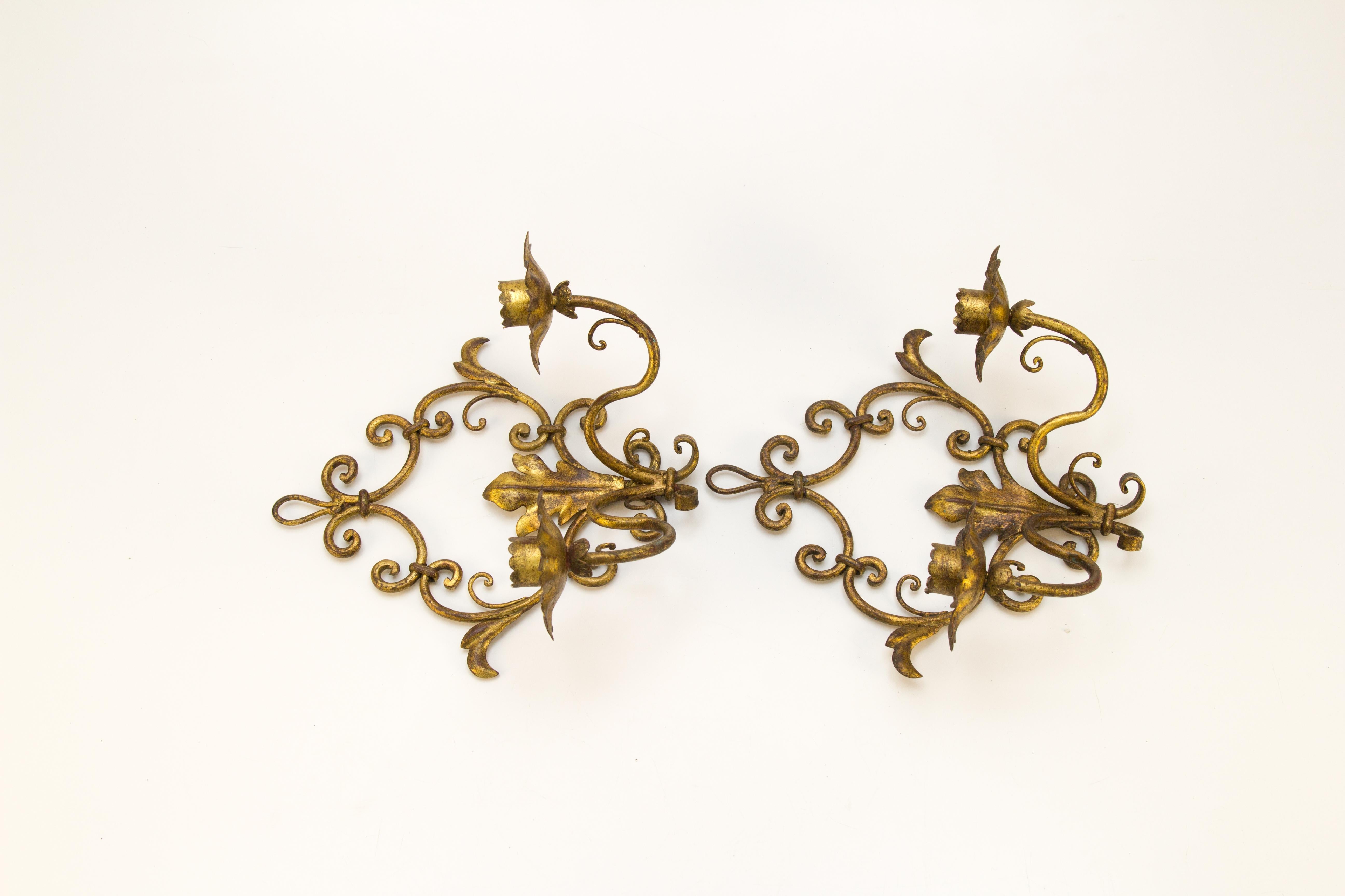 Pair of Italian Hollywood Regency Style Gilt Metal Candle Wall Sconces For Sale 4