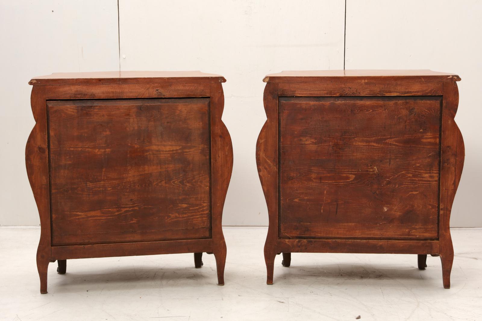 Pair of Italian Rococo Style Night Stands 2