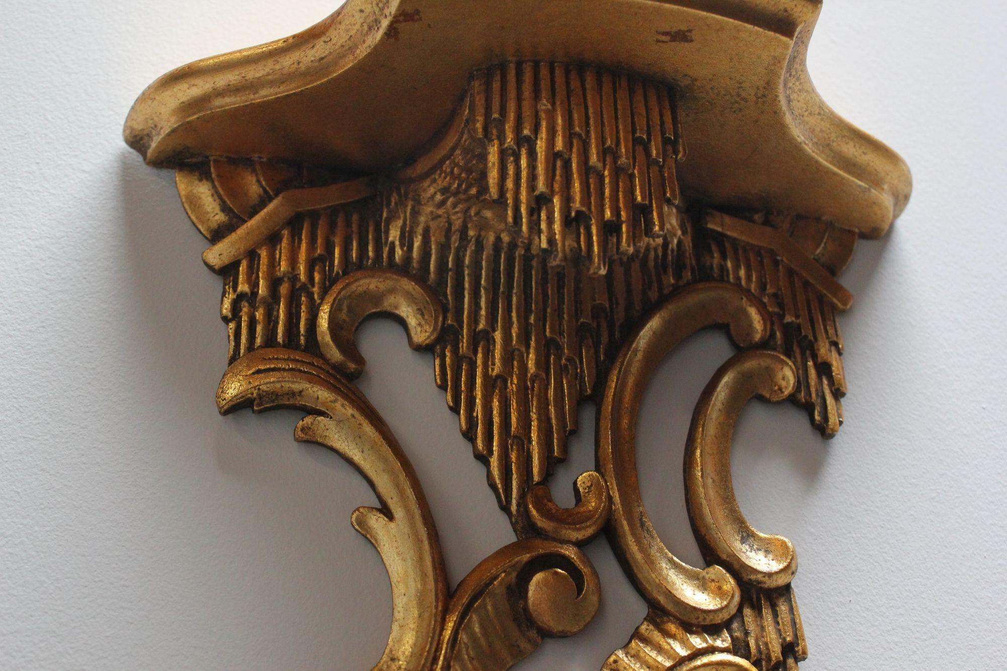 Pareja de ménsulas de pared de madera dorada rococó italiana en venta 5