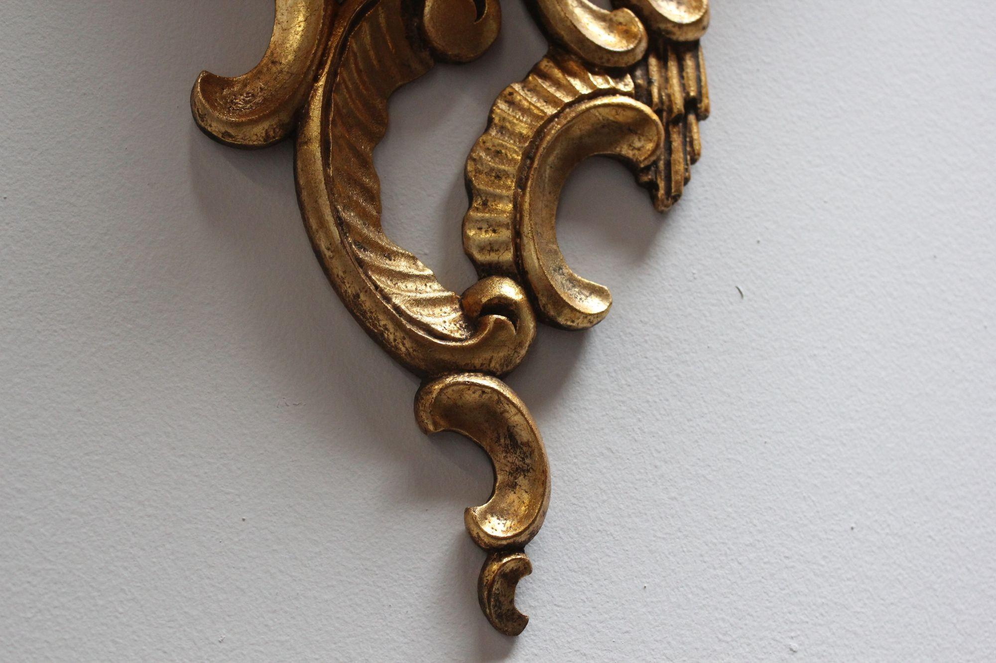 Pair of Italian Rococo-Style Rocaille Giltwood Wall Brackets For Sale 10