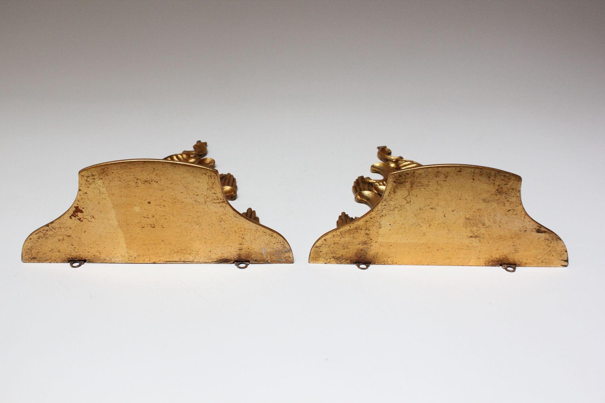 Pair of Italian Rococo-Style Rocaille Giltwood Wall Brackets For Sale 1