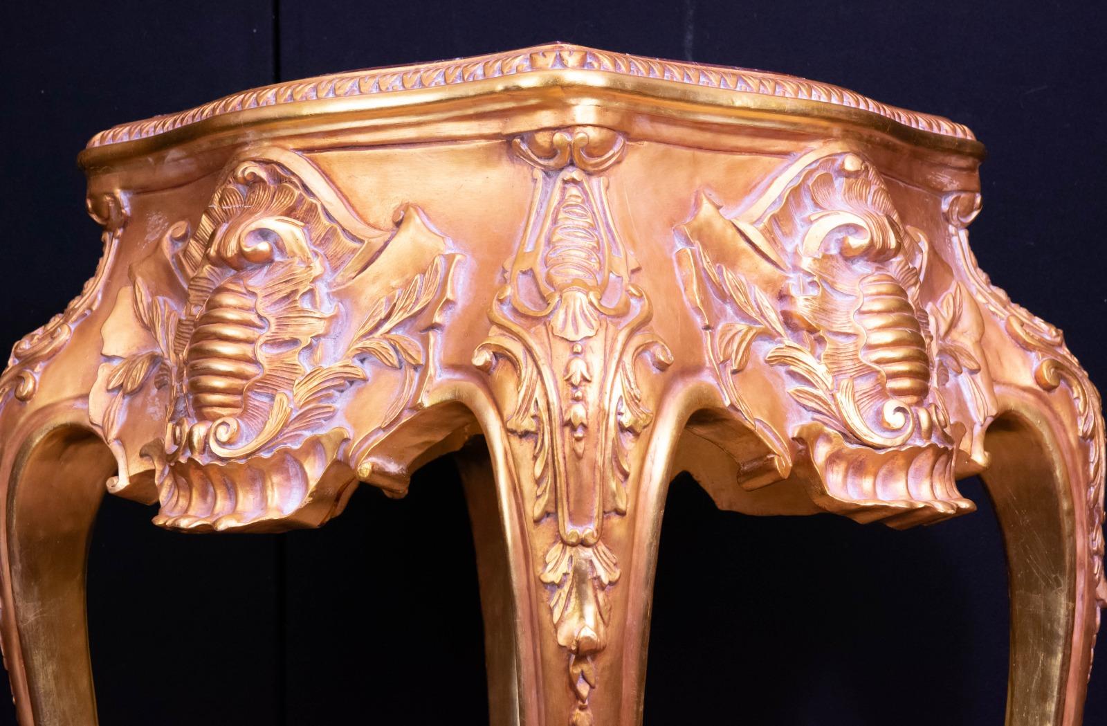 Pareja de mesas rococó italianas - Pedestal dorado en venta 4