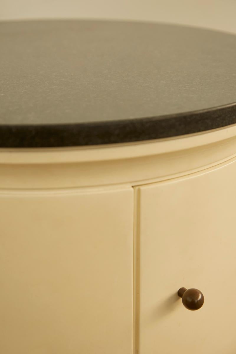Pair of Italian Round Tables side tables bed side tables In Good Condition In London, GB