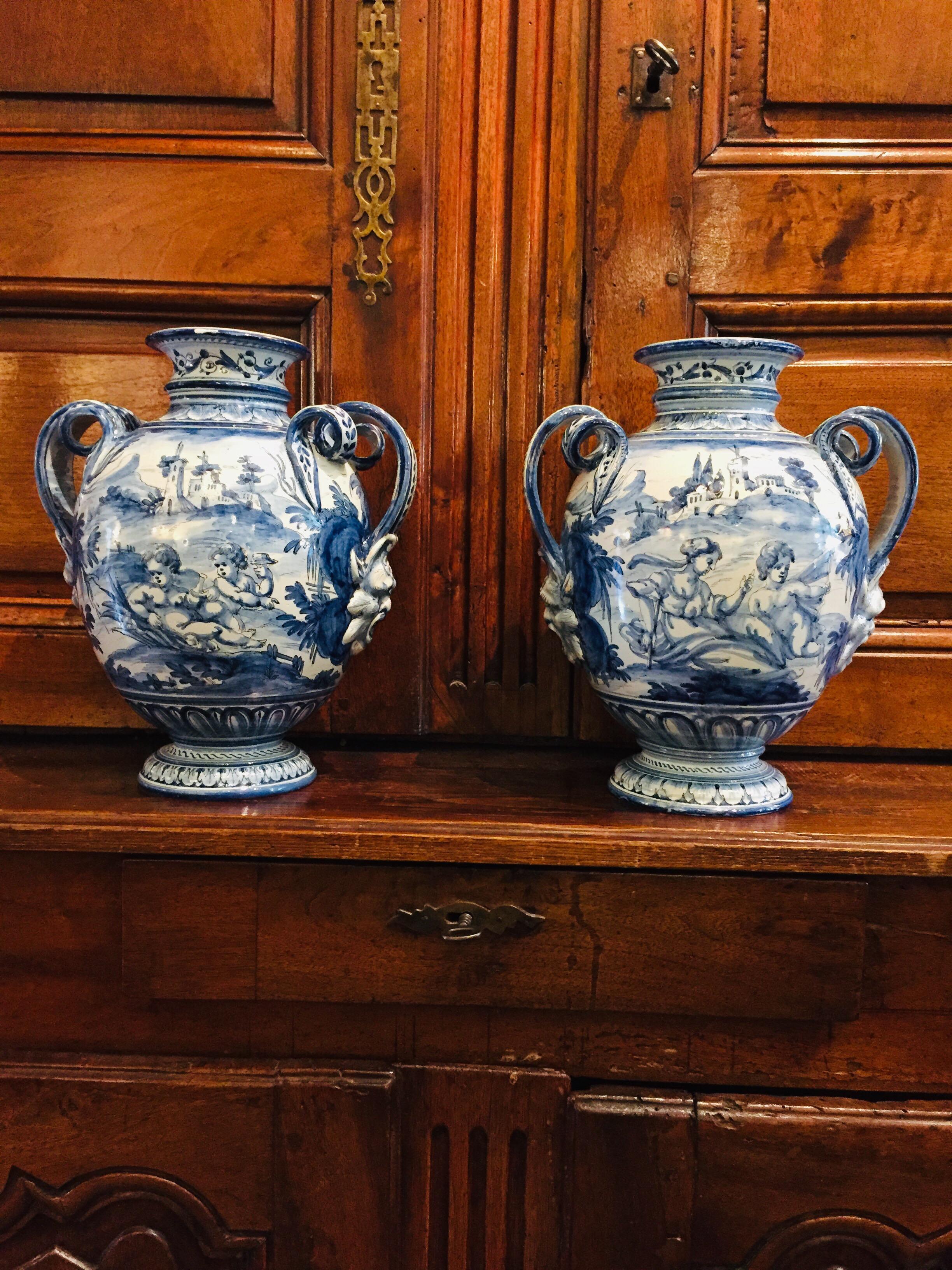 Pair of Italian Vases 20th Century Blue and White Maiolica Savona Vases In Good Condition In Milan, IT