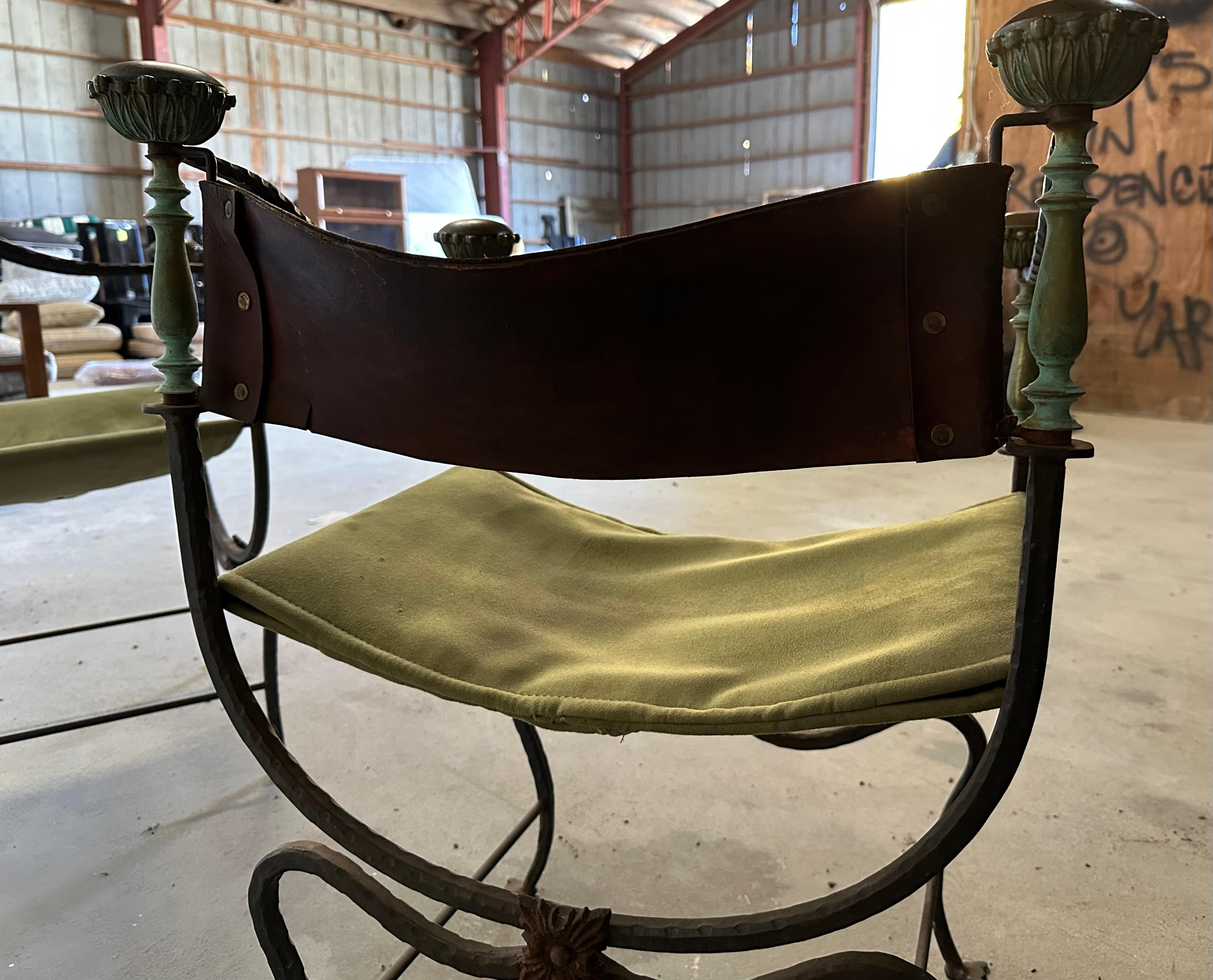 Paire de chaises Curule italiennes de Dante Savonarola en vente 5