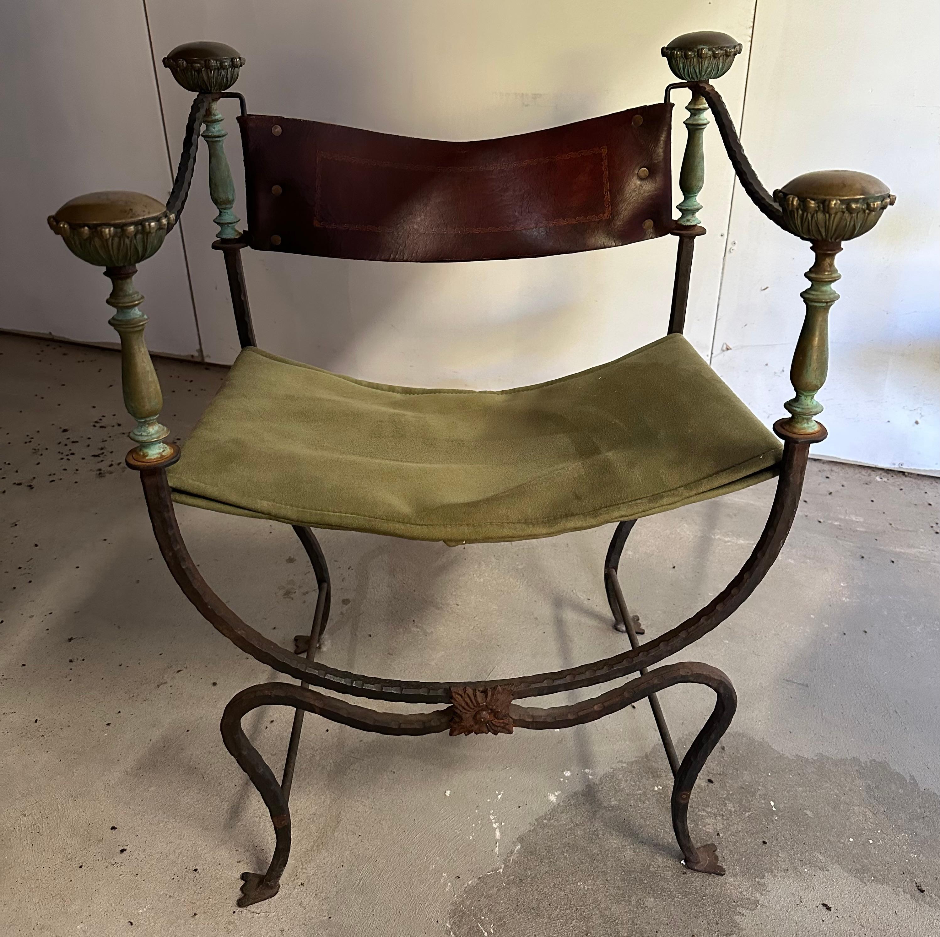 Paire de chaises Curule italiennes de Dante Savonarola en vente 10
