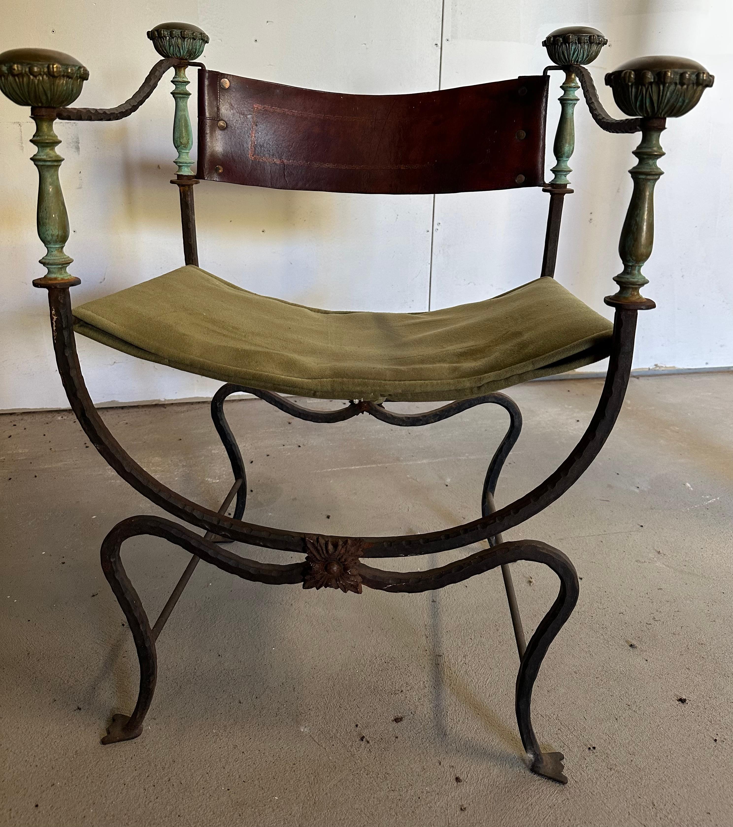 Paire de chaises Curule italiennes de Dante Savonarola en vente 1