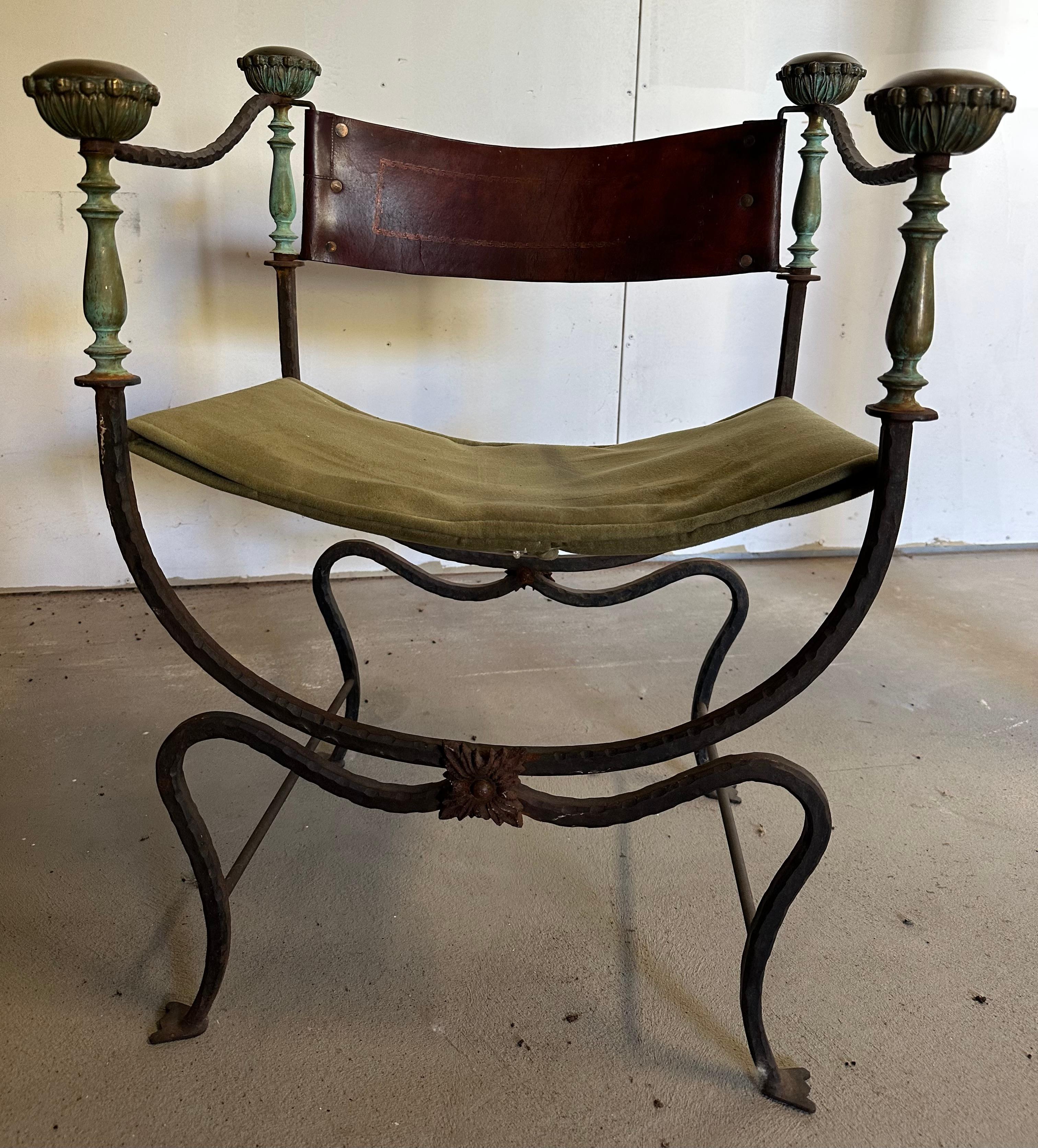 Paire de chaises Curule italiennes de Dante Savonarola en vente 2