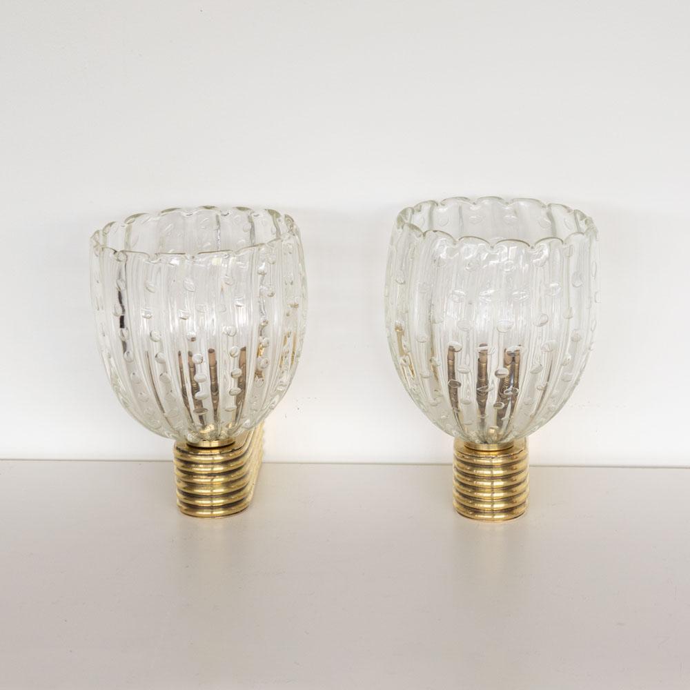 Paar italienische Wandleuchter aus Glas mit Wellenschliff im Zustand „Gut“ im Angebot in Los Angeles, CA