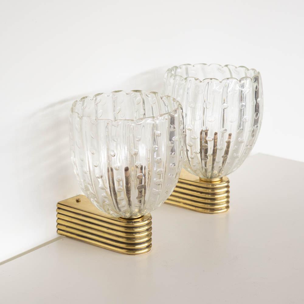 Paar italienische Wandleuchter aus Glas mit Wellenschliff (20. Jahrhundert) im Angebot