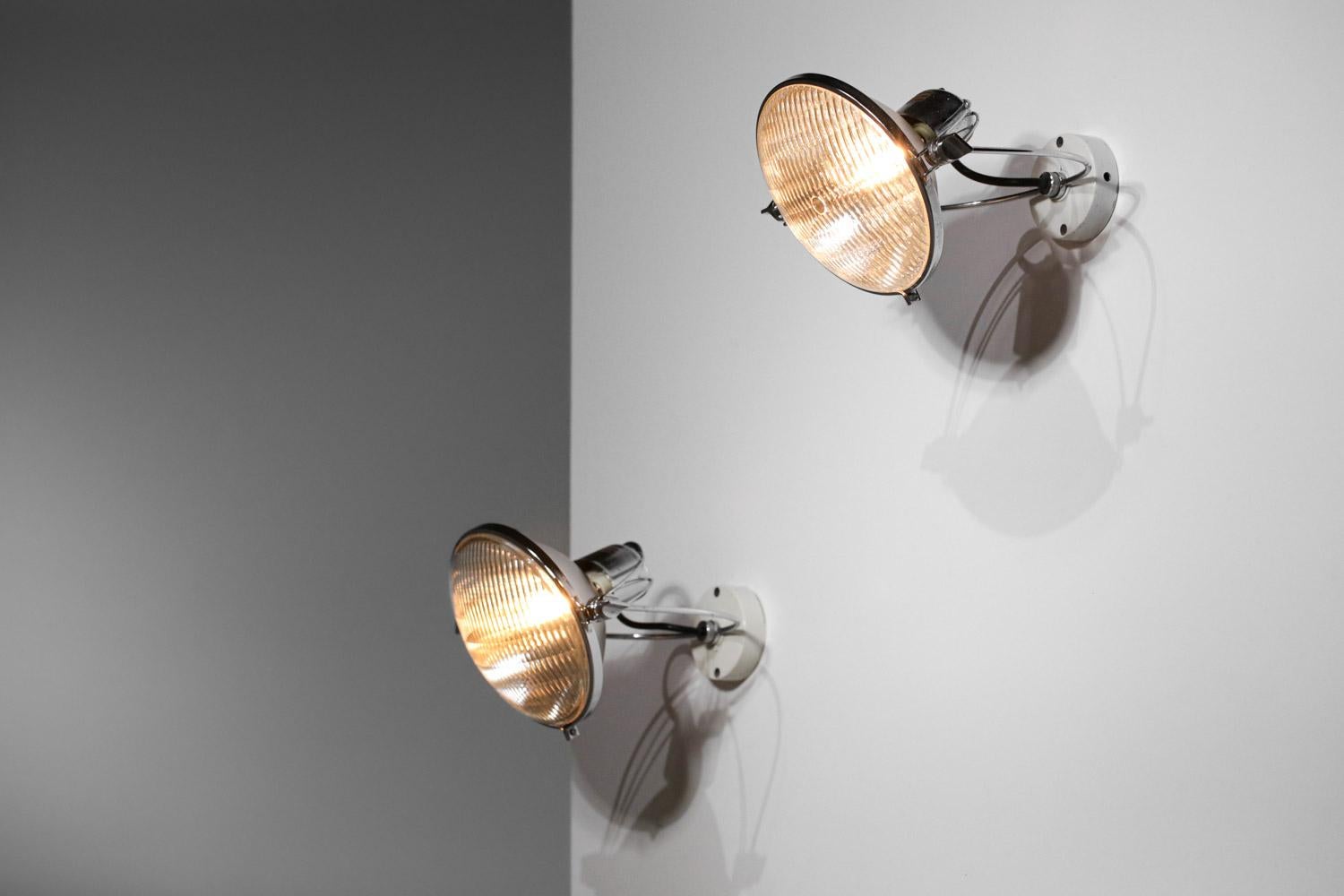 Pair of italian sconces 60's style Achille Castiglioni glass and chromed metal  For Sale 5