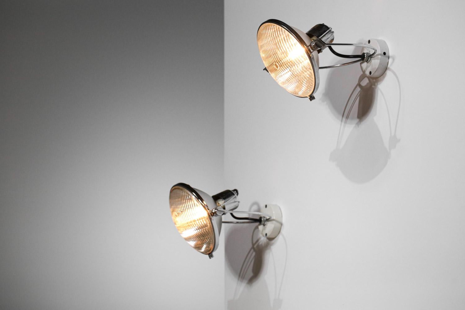 Pair of italian sconces 60's style Achille Castiglioni glass and chromed metal  For Sale 1