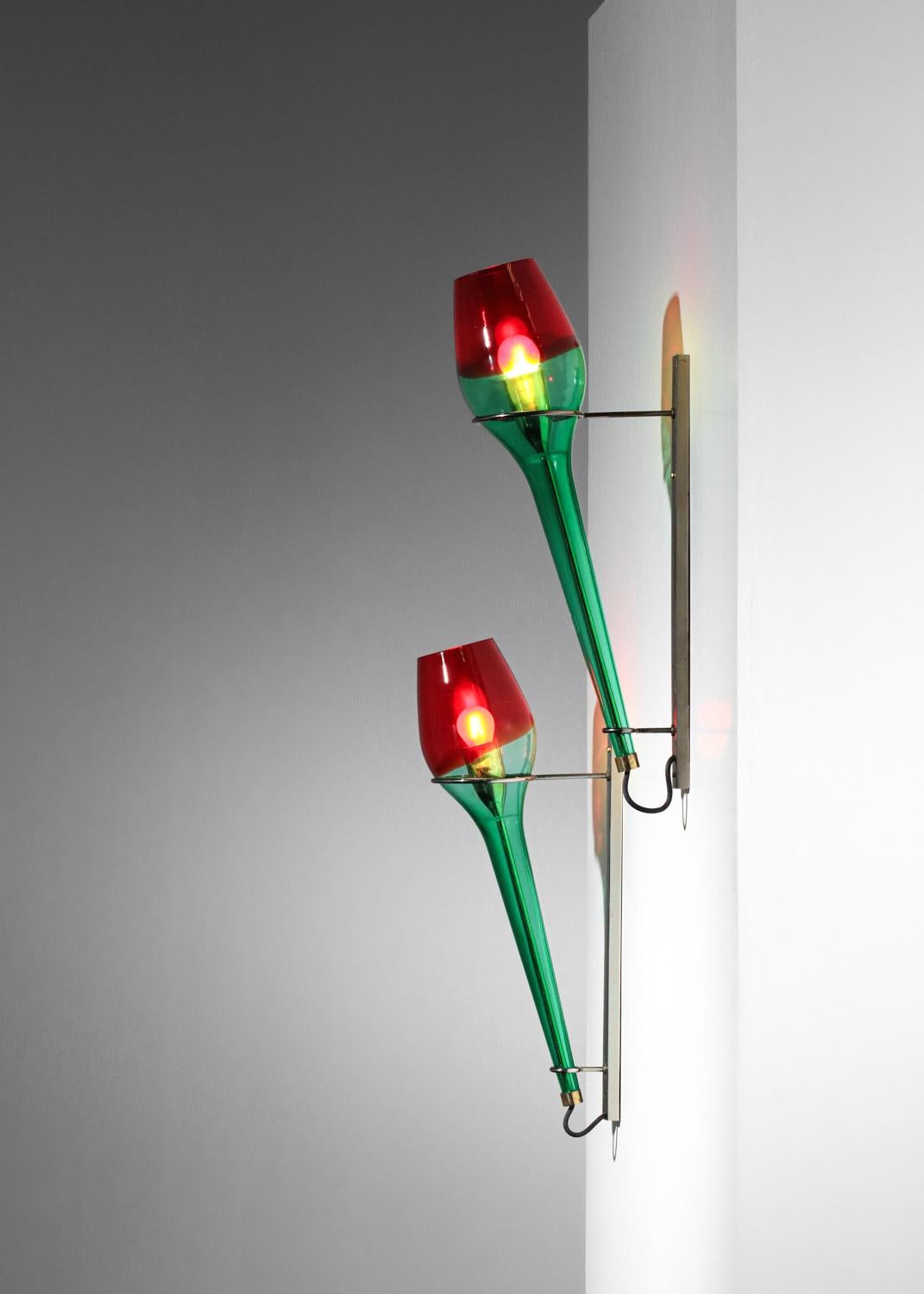 pair of Italian sconces by Vinicio Vianello for Vistosi 60's red and green glass For Sale 2