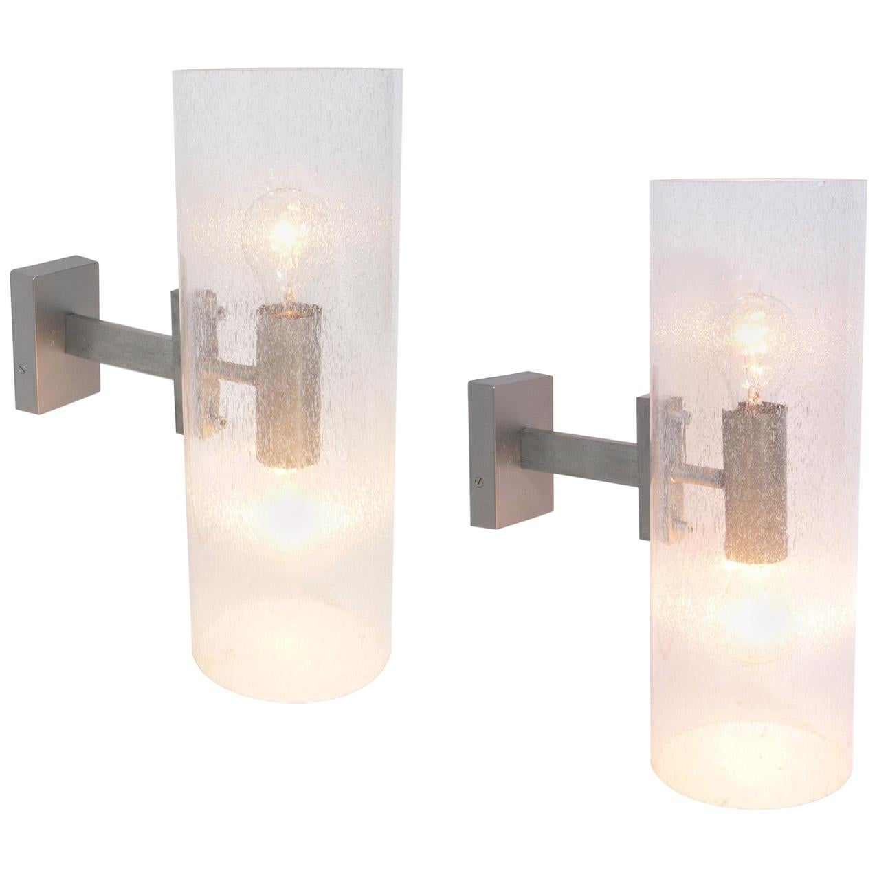 Pair of Italian Sconces in Controlled Bubble Glass and Silvered Metal For Sale