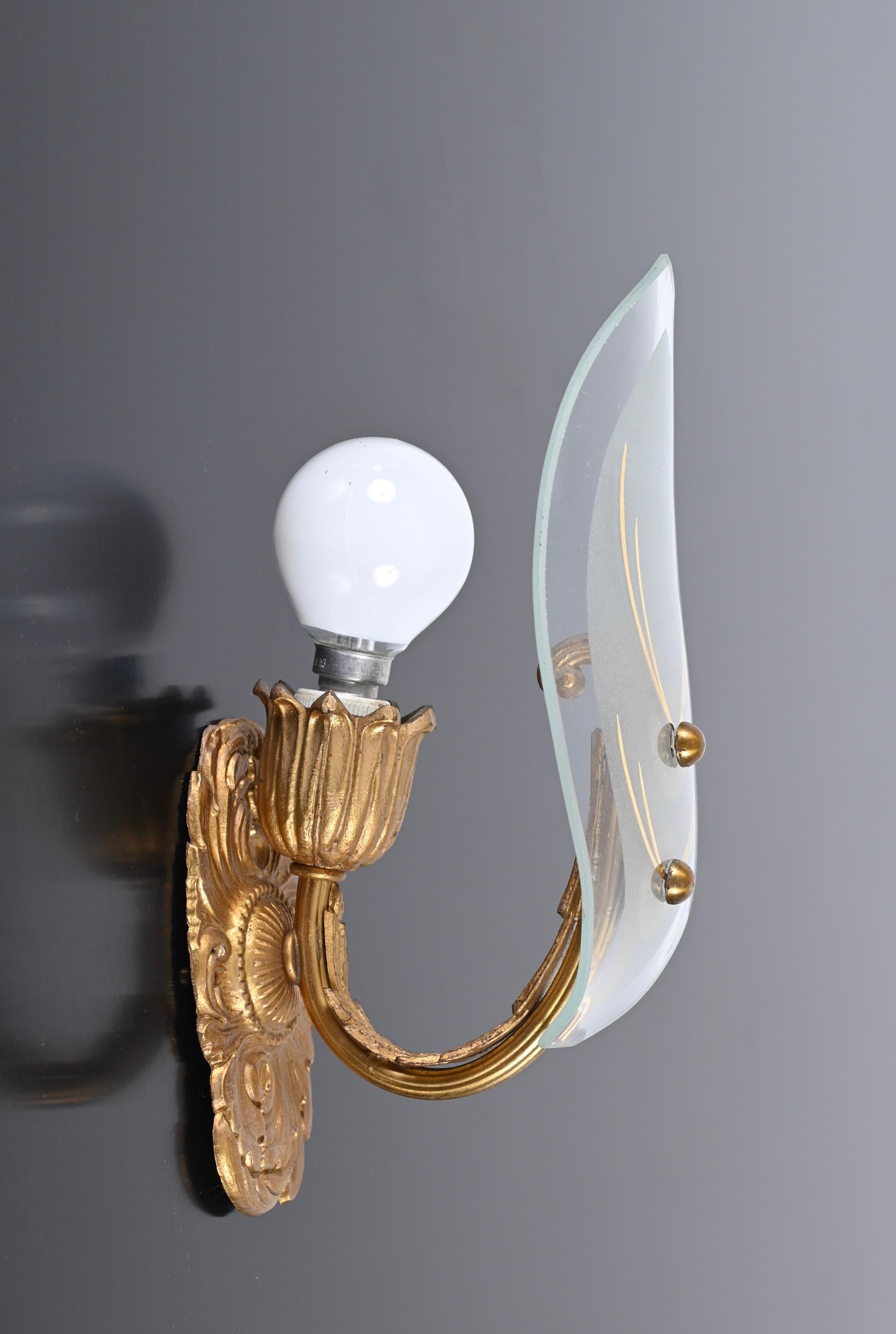 20th Century Pair of Italian Sconces in Gilded Bronze and Glass, Italy 1950s For Sale