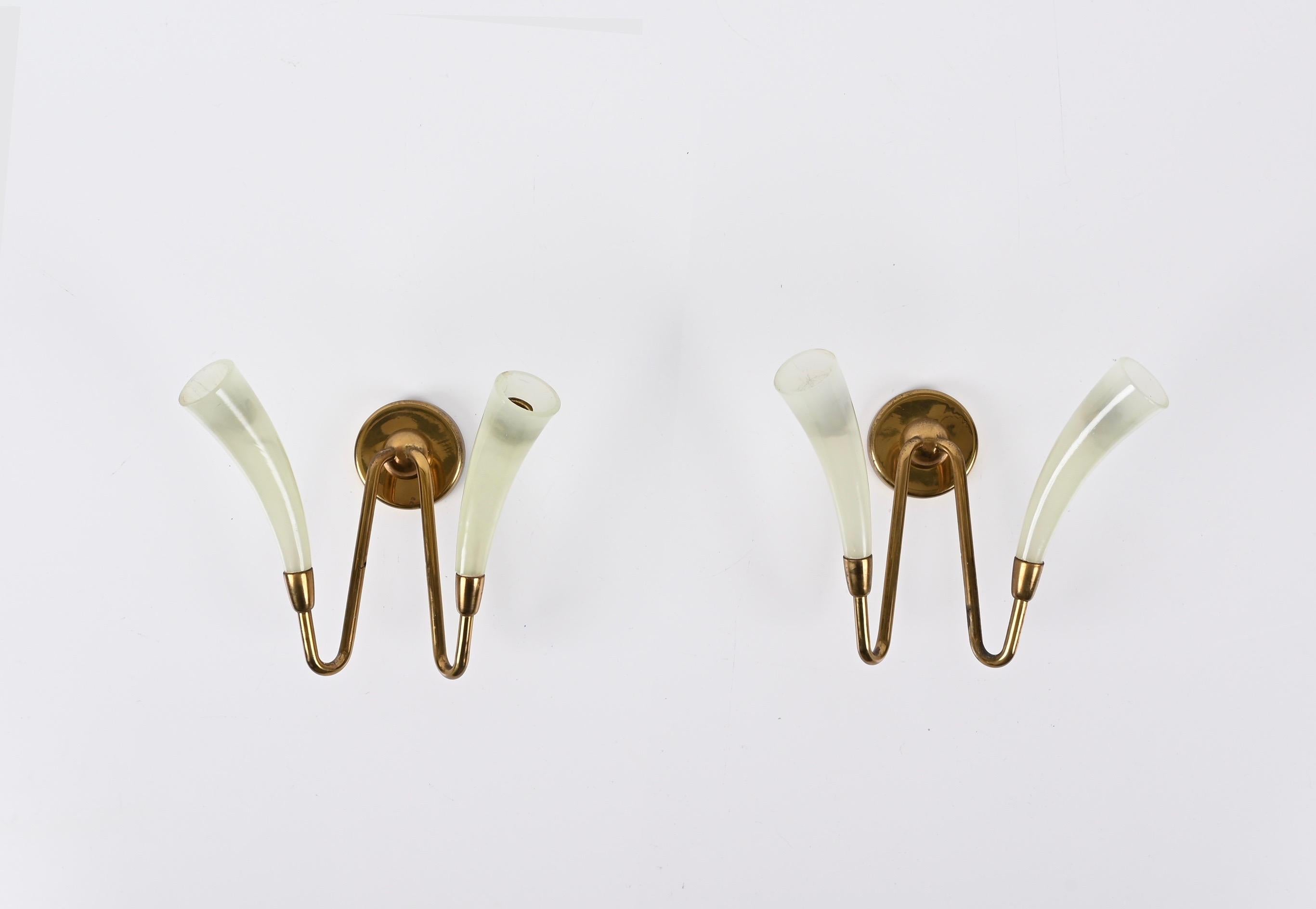 Coppia di lampade italiane in vetro di Murano verde e ottone, Guglielmo UIrich 1940s in vendita 5