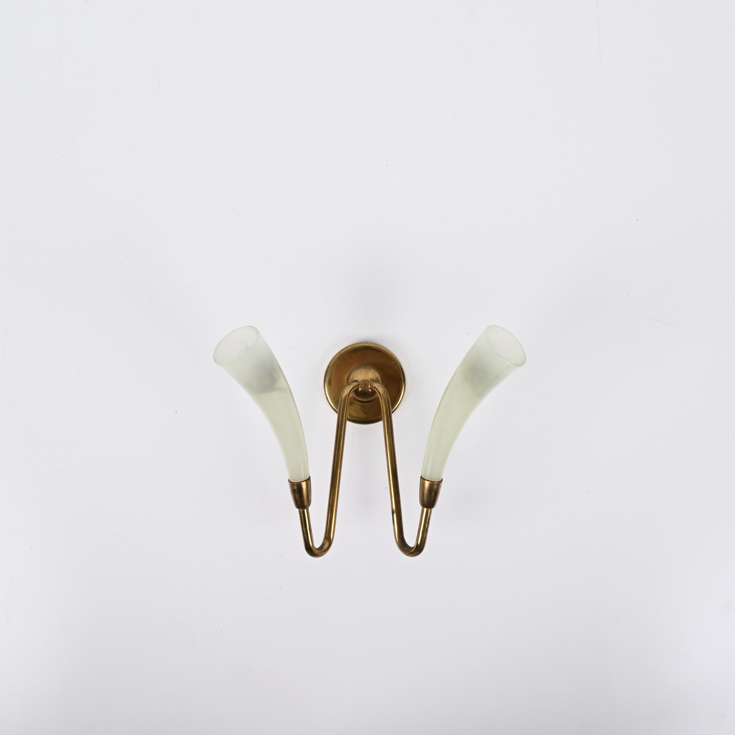 Pair of Italian Sconces in Green Murano Glass and Brass, Guglielmo UIrich 1940s For Sale 10